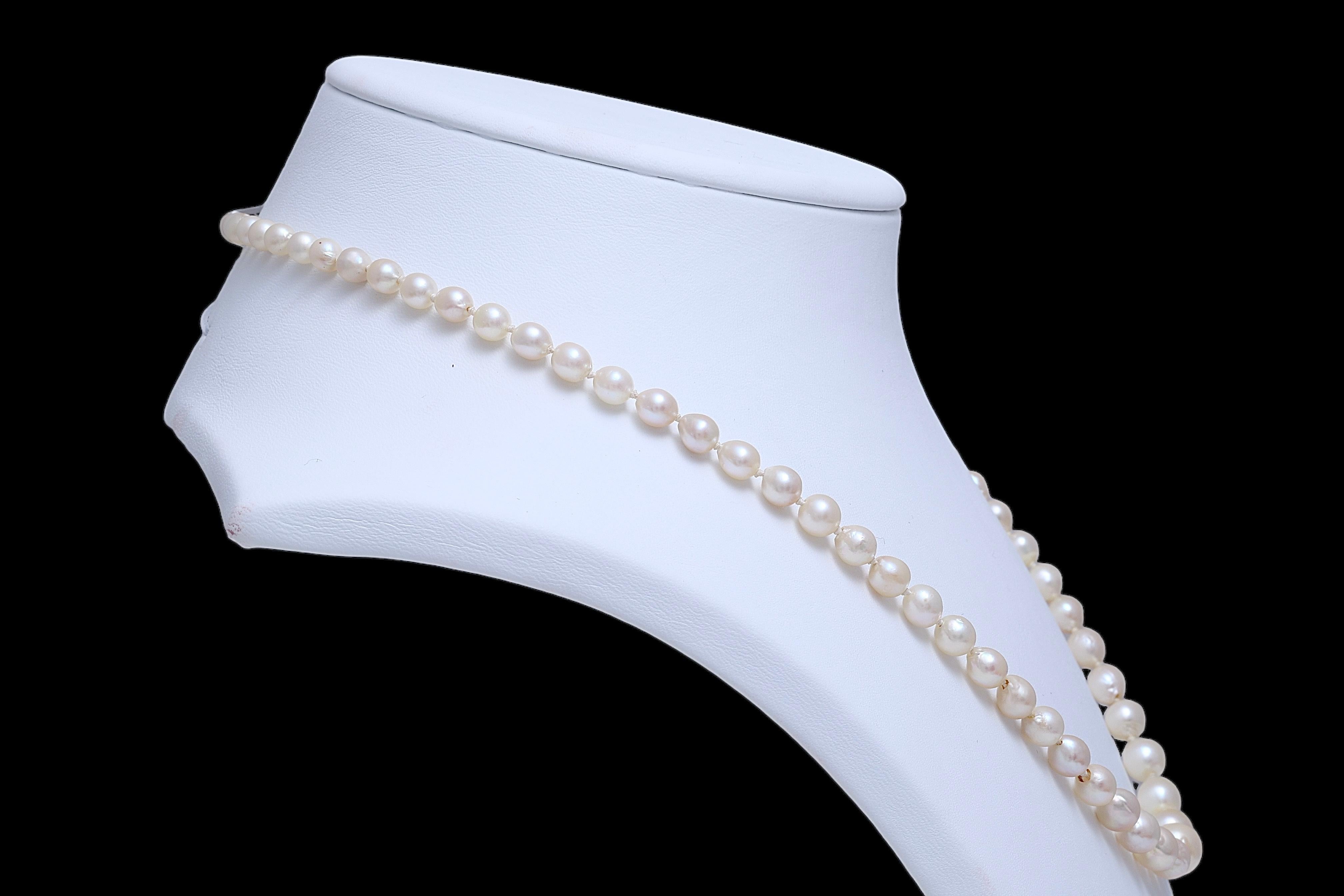 Pearl Necklace with Akoya Pearls & Platinum With Diamond Locker For Sale 3