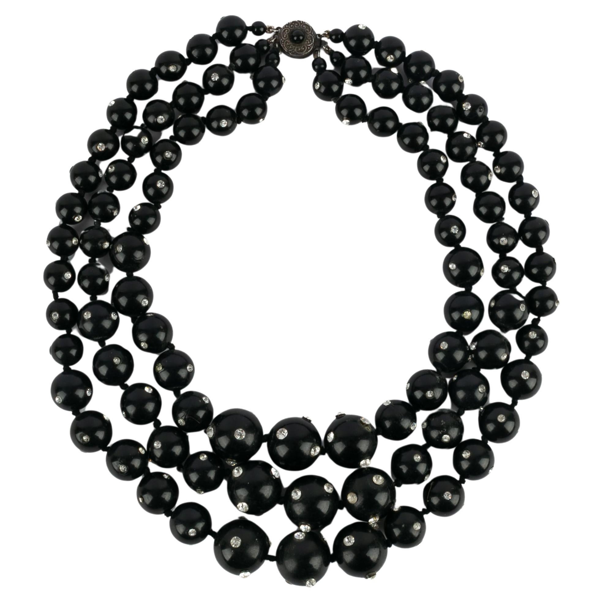 Collar de perlas con baquelita negra en venta