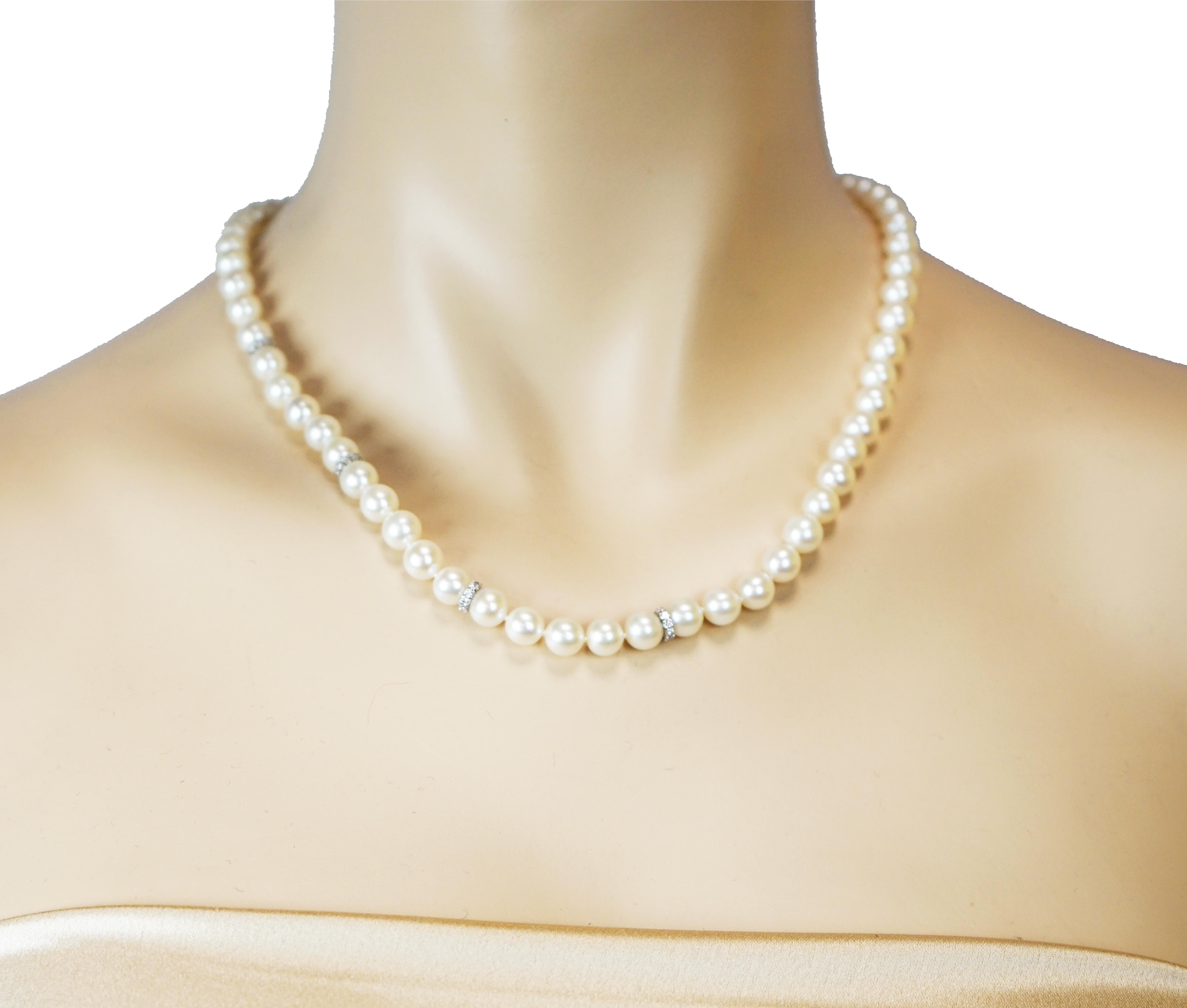 Pearl Necklace with Diamond Roundels Accent In Good Condition In Greenwich, CT
