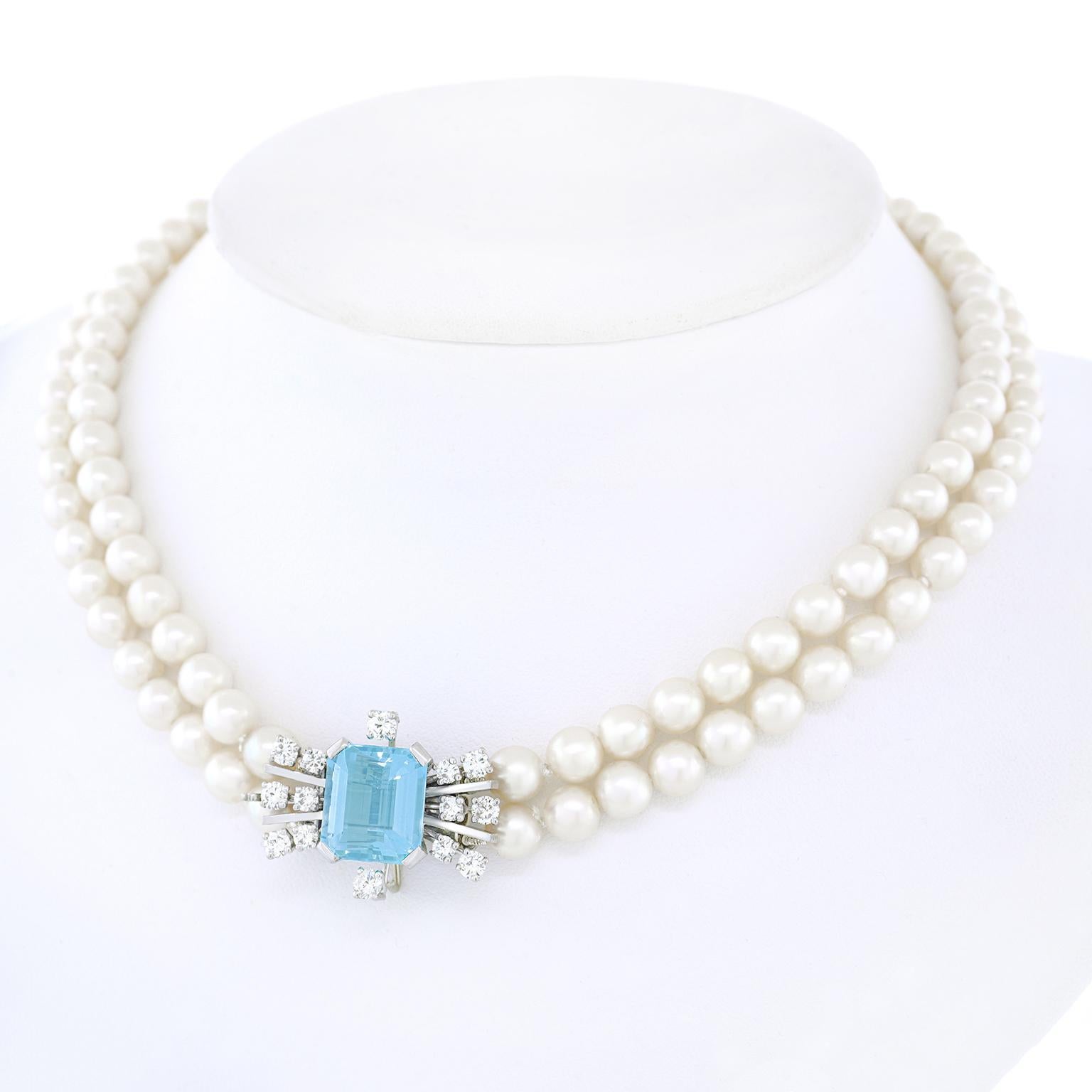 Perlenkette mit feinem Aquamarin und Diamantdekoration (Smaragdschliff)