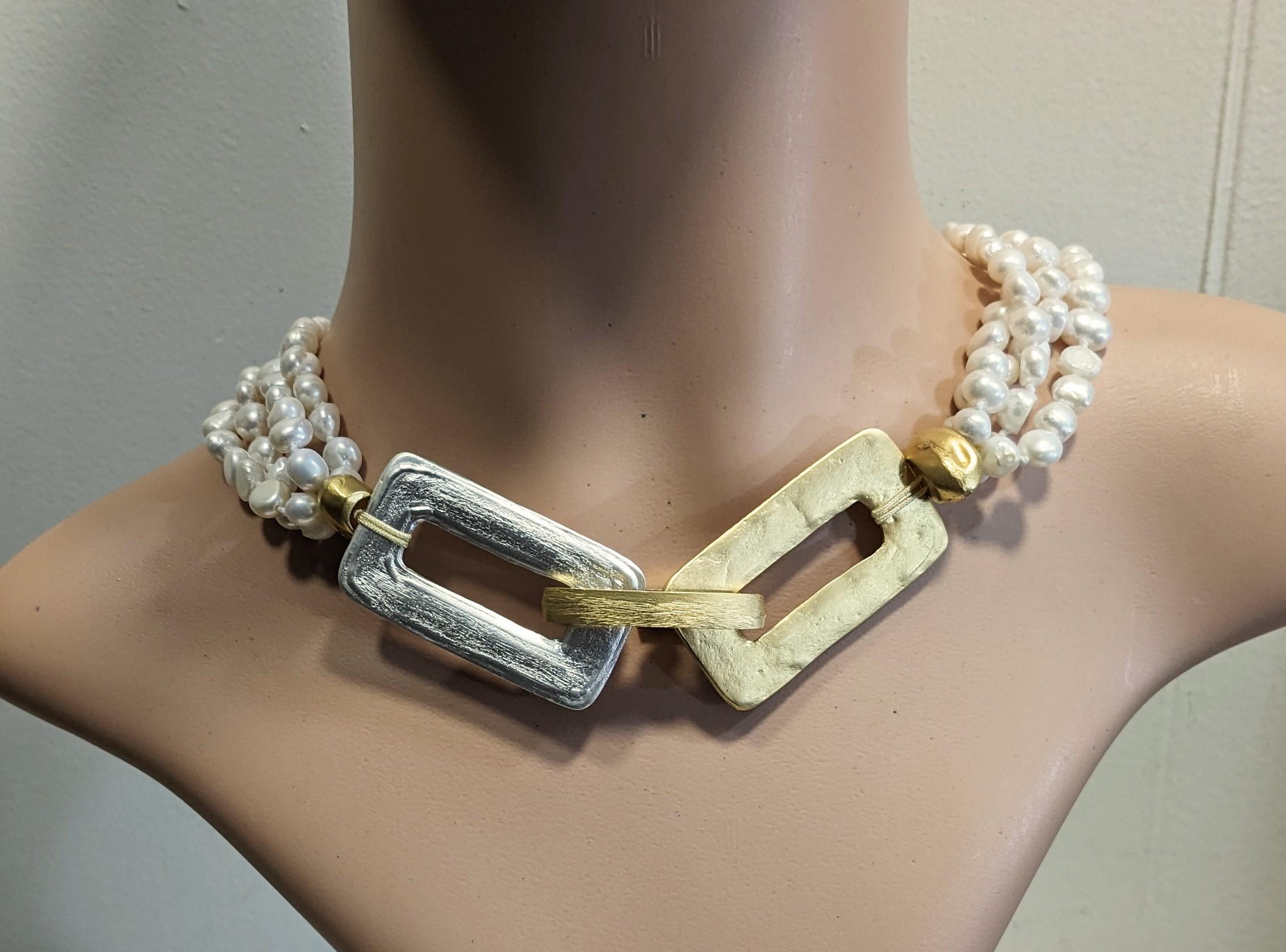 Pearl Necklace with Gold and Silver Plated Rectangles and exclusive Closure In New Condition For Sale In  Bilbao, ES