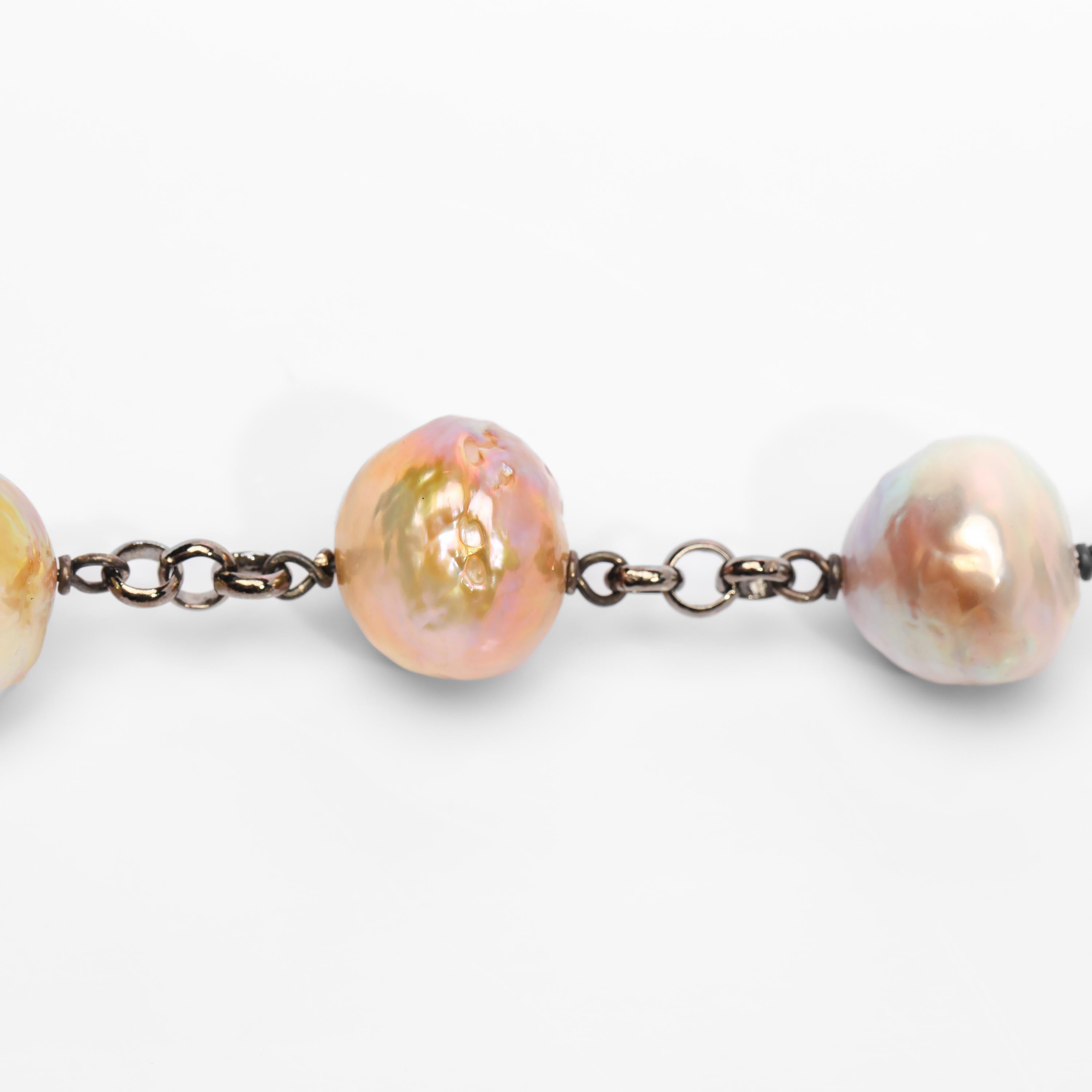 Collier de perles avec lustre métallique sont des perles d'eau douce de culture chinoises Unisexe en vente