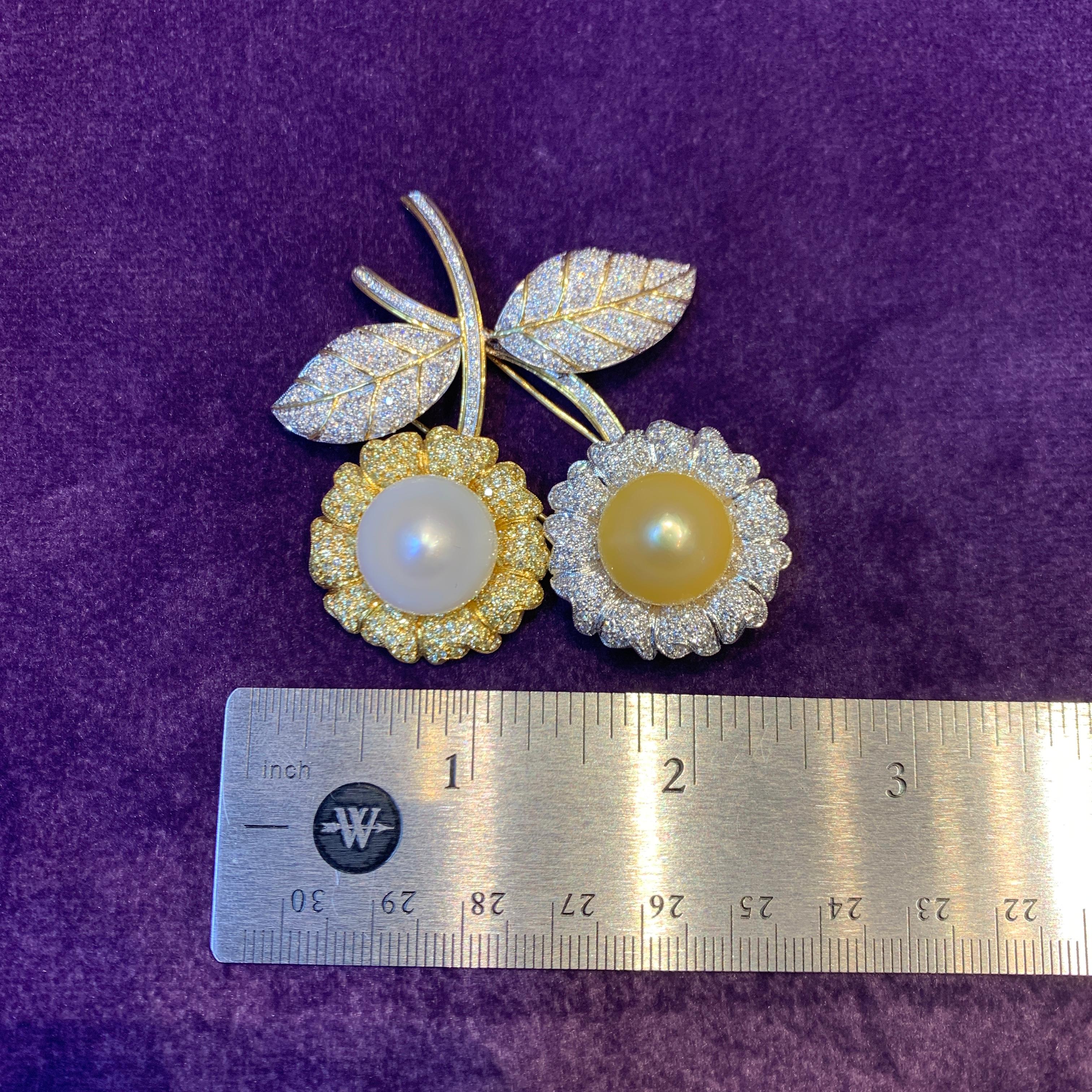 Doppelte Blumenbrosche mit Perlen und Pave-Diamanten im Angebot 2