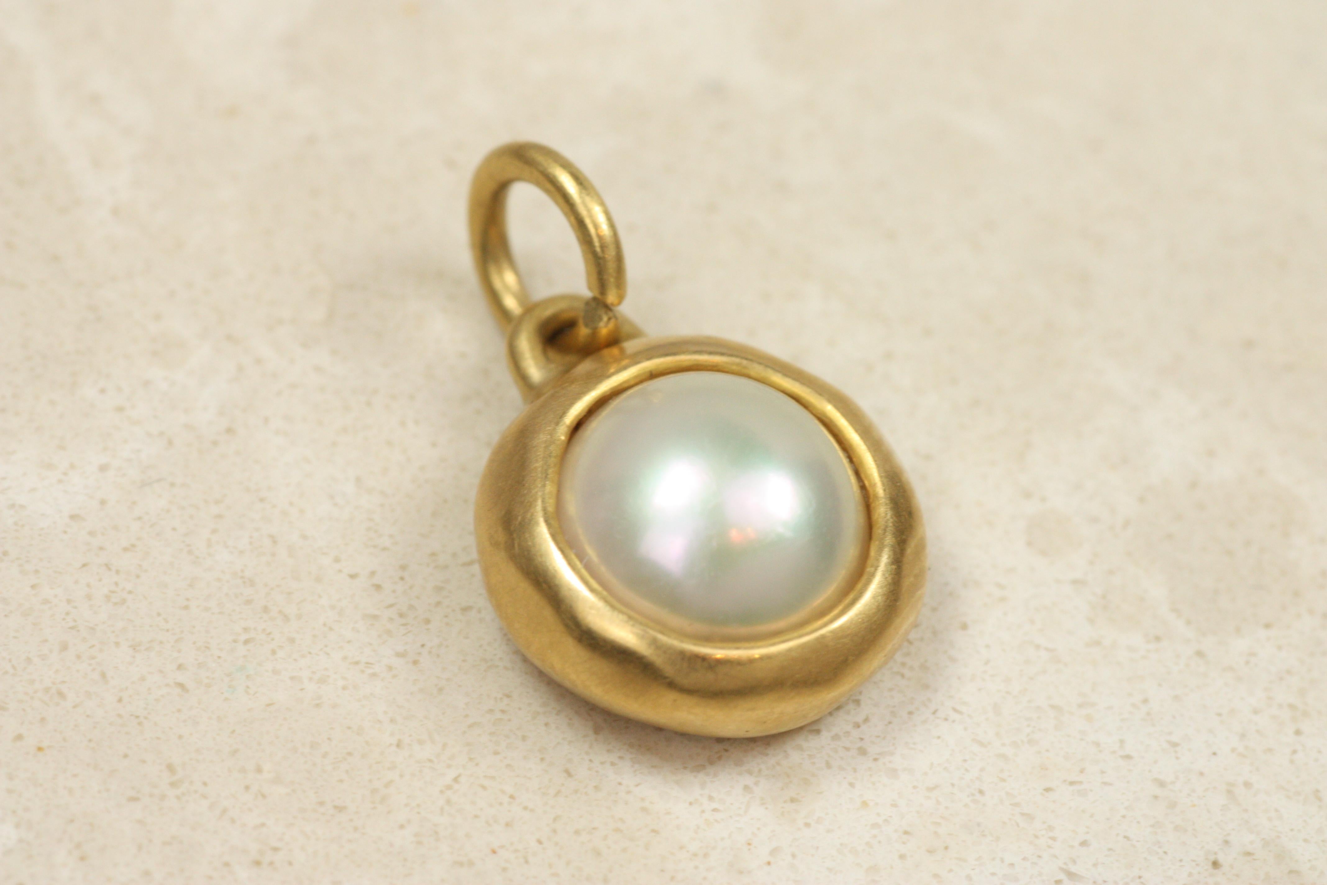 Pendentif perle en or jaune 22K, breloque, collier Pour femmes en vente
