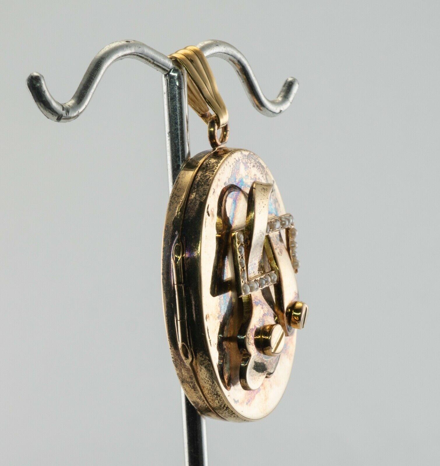 Pendentif médaillon ovale ancien en or 14 carats avec perles en vente 1