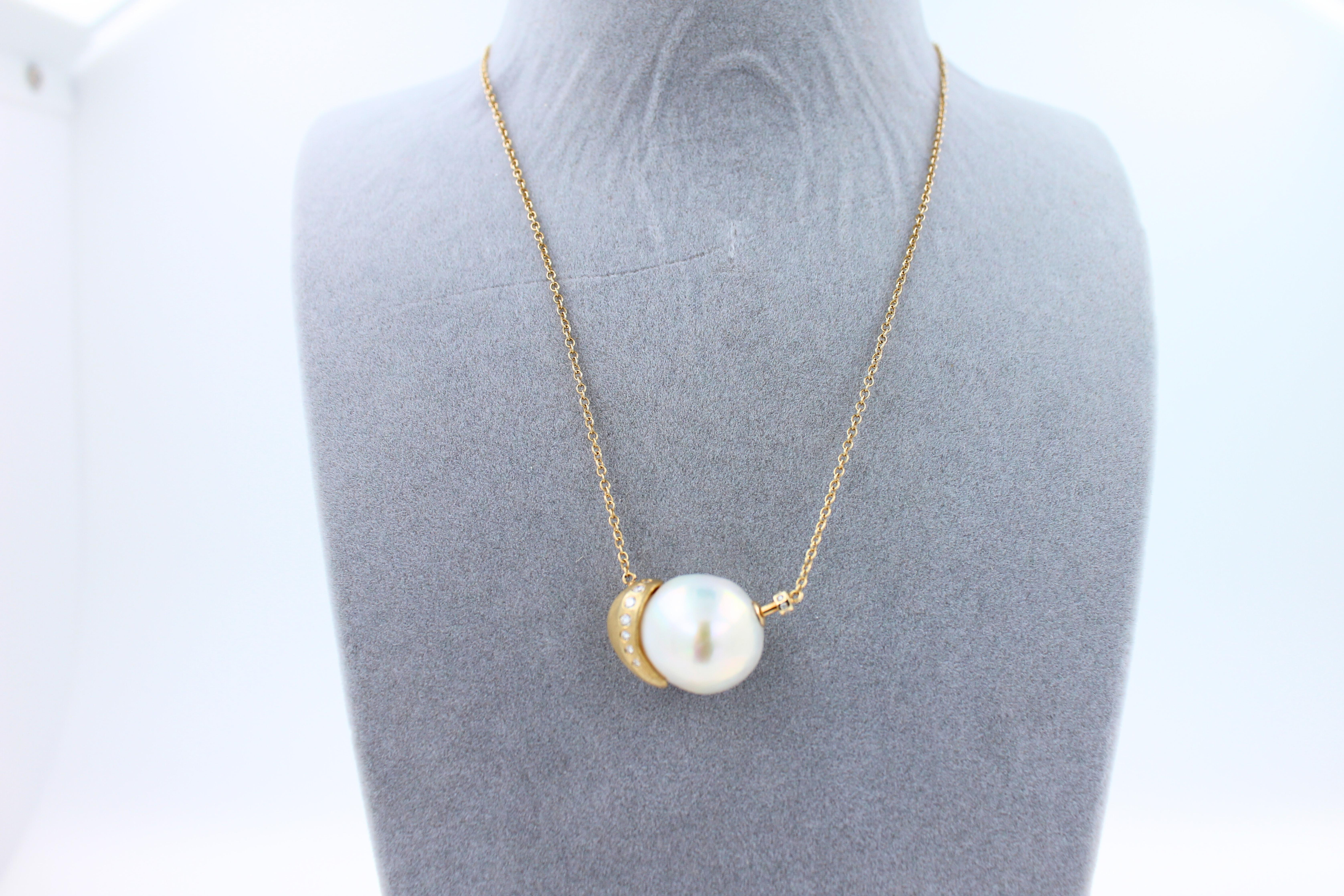 White South Sea Pearl Diamond 18K Gold Statin Brushed Gold Pendant Necklace In New Condition For Sale In Fairfax, VA