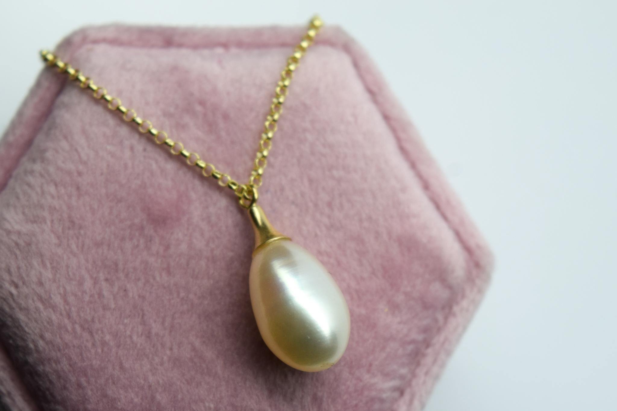 Pearl pendant necklace 14KT yellow gold For Sale 1