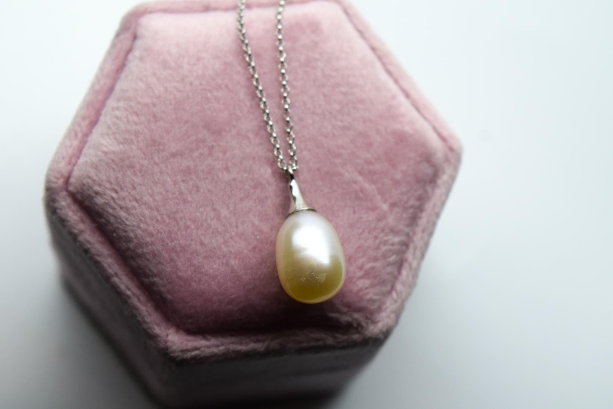 Pearl pendant necklace 14KT yellow gold For Sale 2