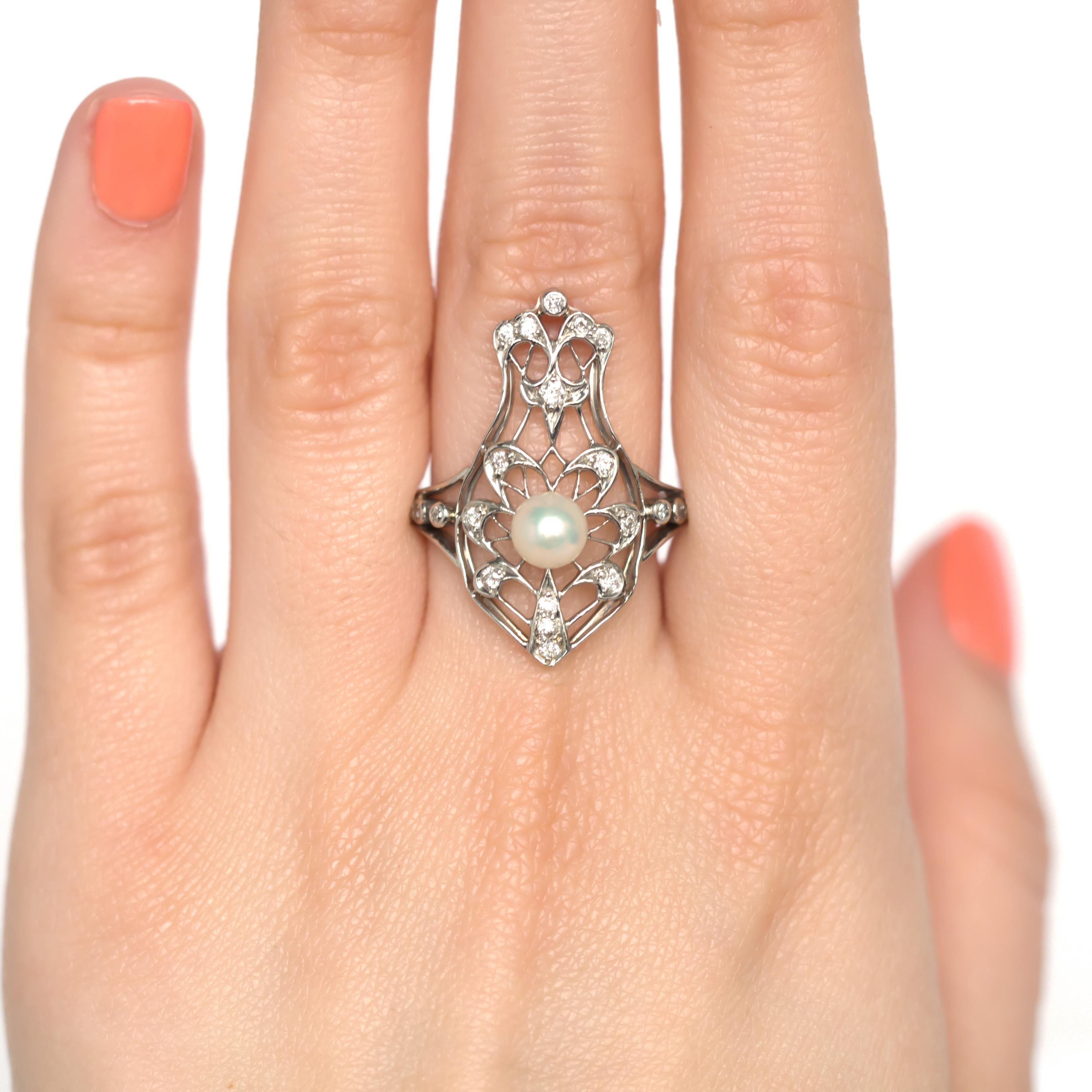 Pearl Platinum Engagement Ring In Good Condition For Sale In Hicksville, NY