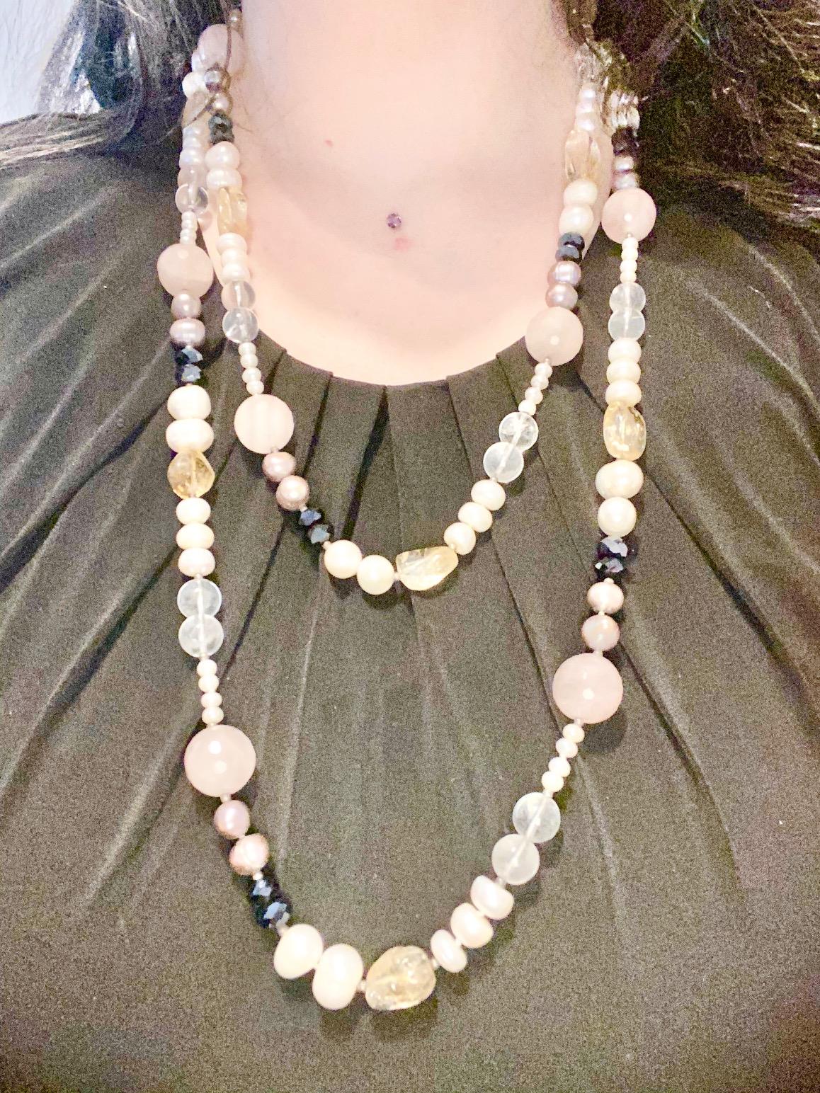 Perle Grande perle, quartz, citrine, quartz rose et zircon noir