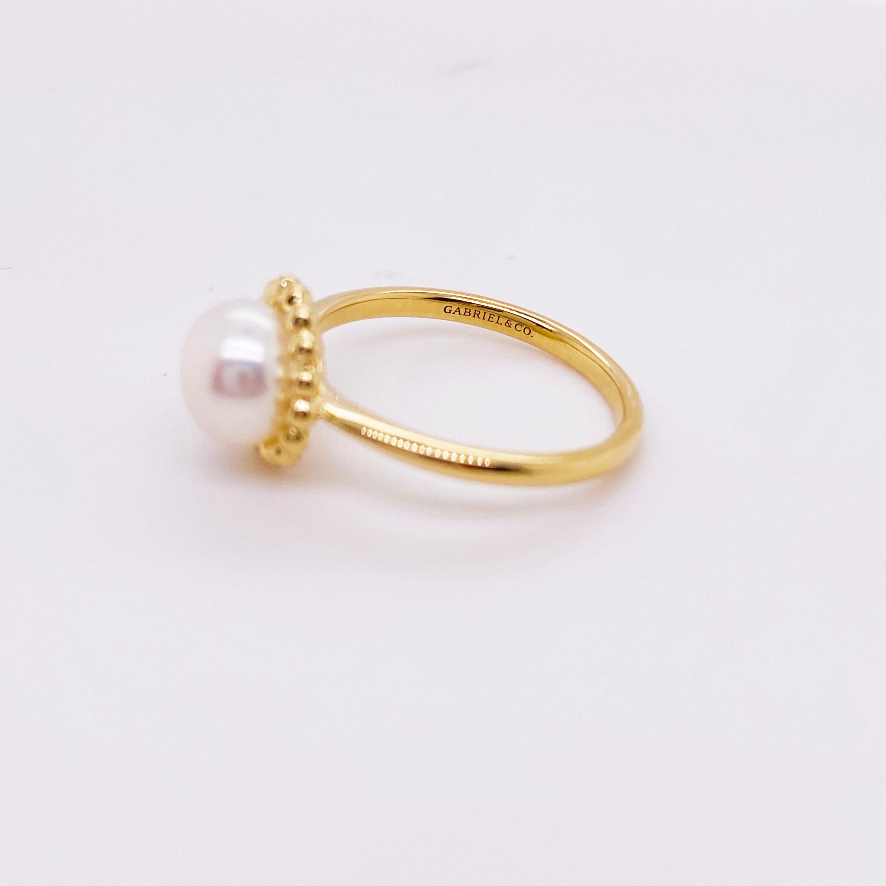 Modern Pearl Ring in 14 Carat Yellow Gold For Sale