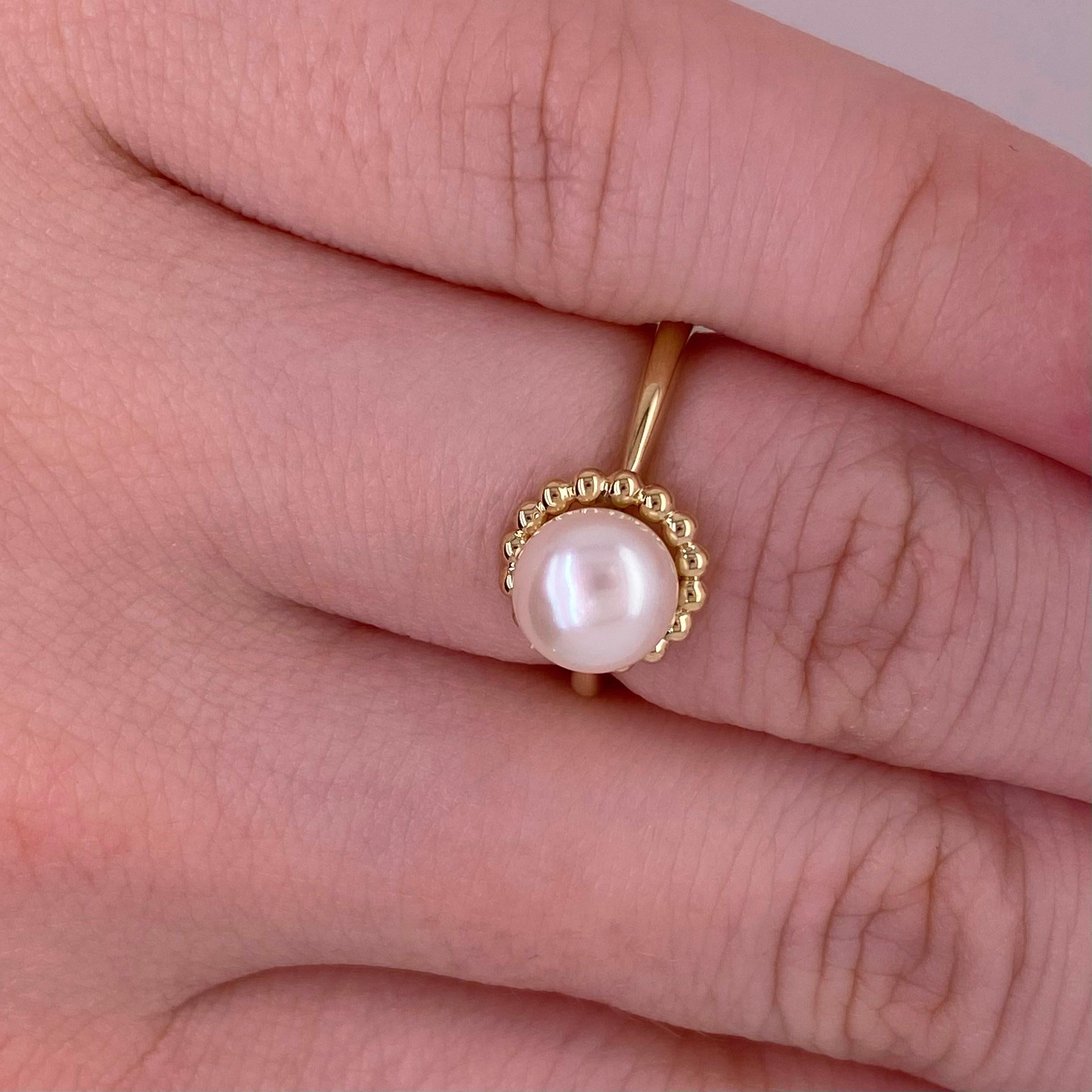 Pearl Ring in 14 Carat Yellow Gold For Sale 1