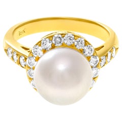 Vintage Pearl Ring in 18k Yellow Gold with Diamond Accents, 1.32 Carats in Diamonds