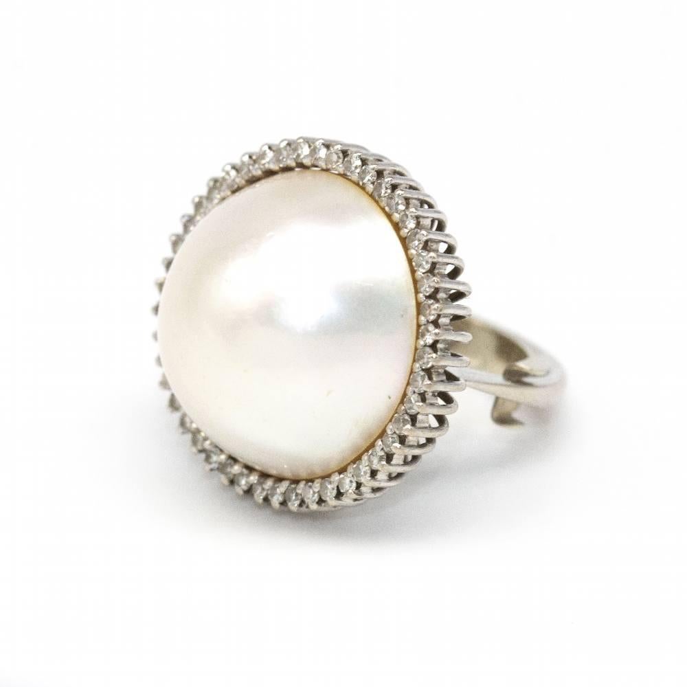 Women's PEARL Ring in White Gold and Diamonds For Sale