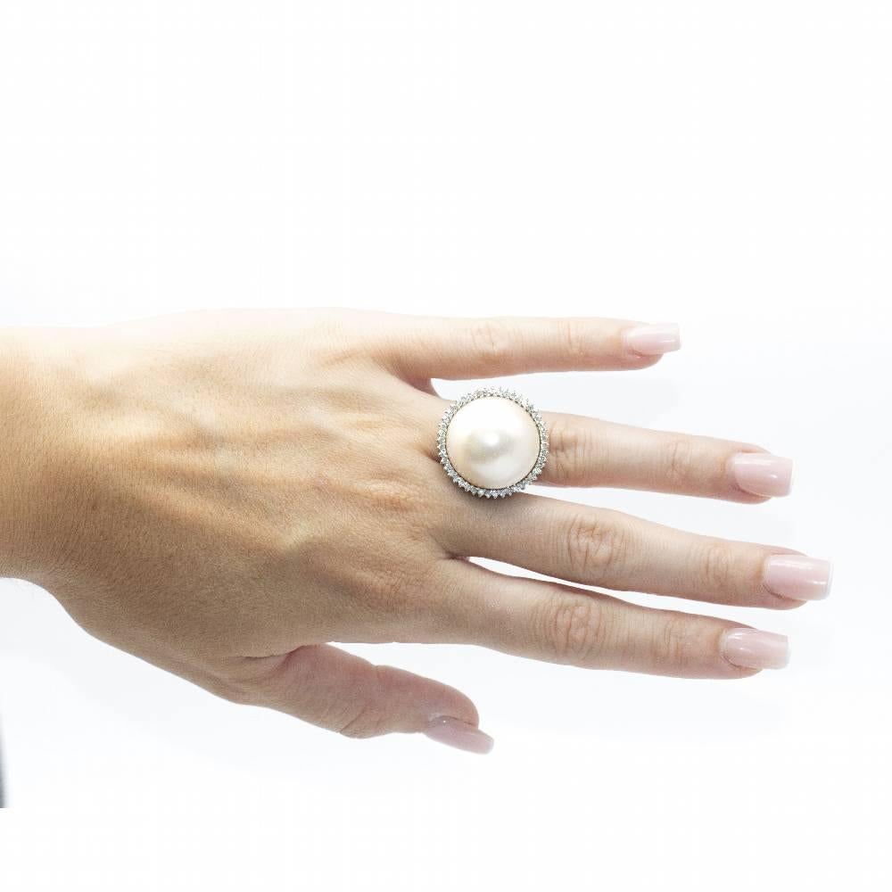 PEARL Ring in White Gold and Diamonds For Sale 2