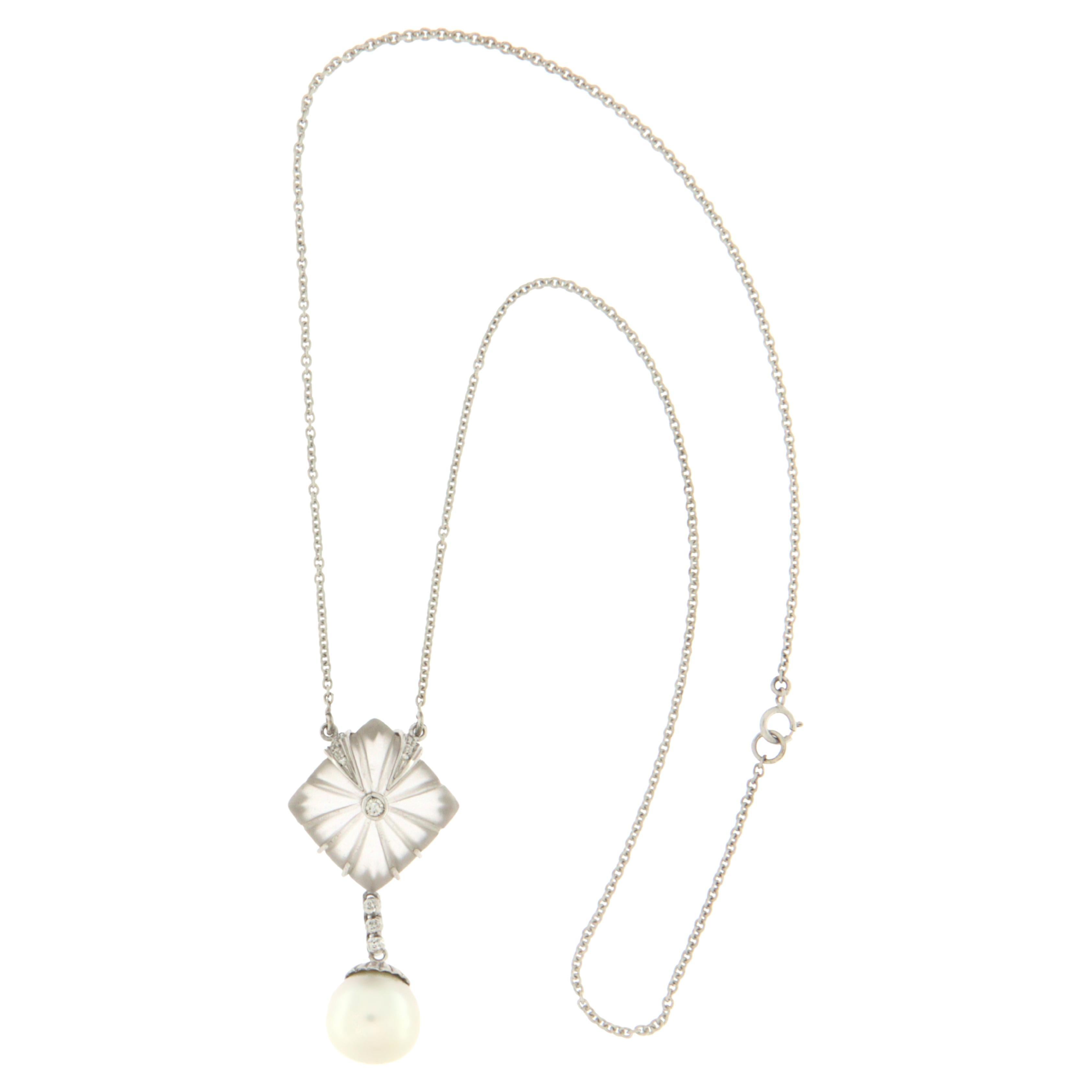 Collier pendentif en or blanc 18 carats avec perles, cristaux de roche et diamants