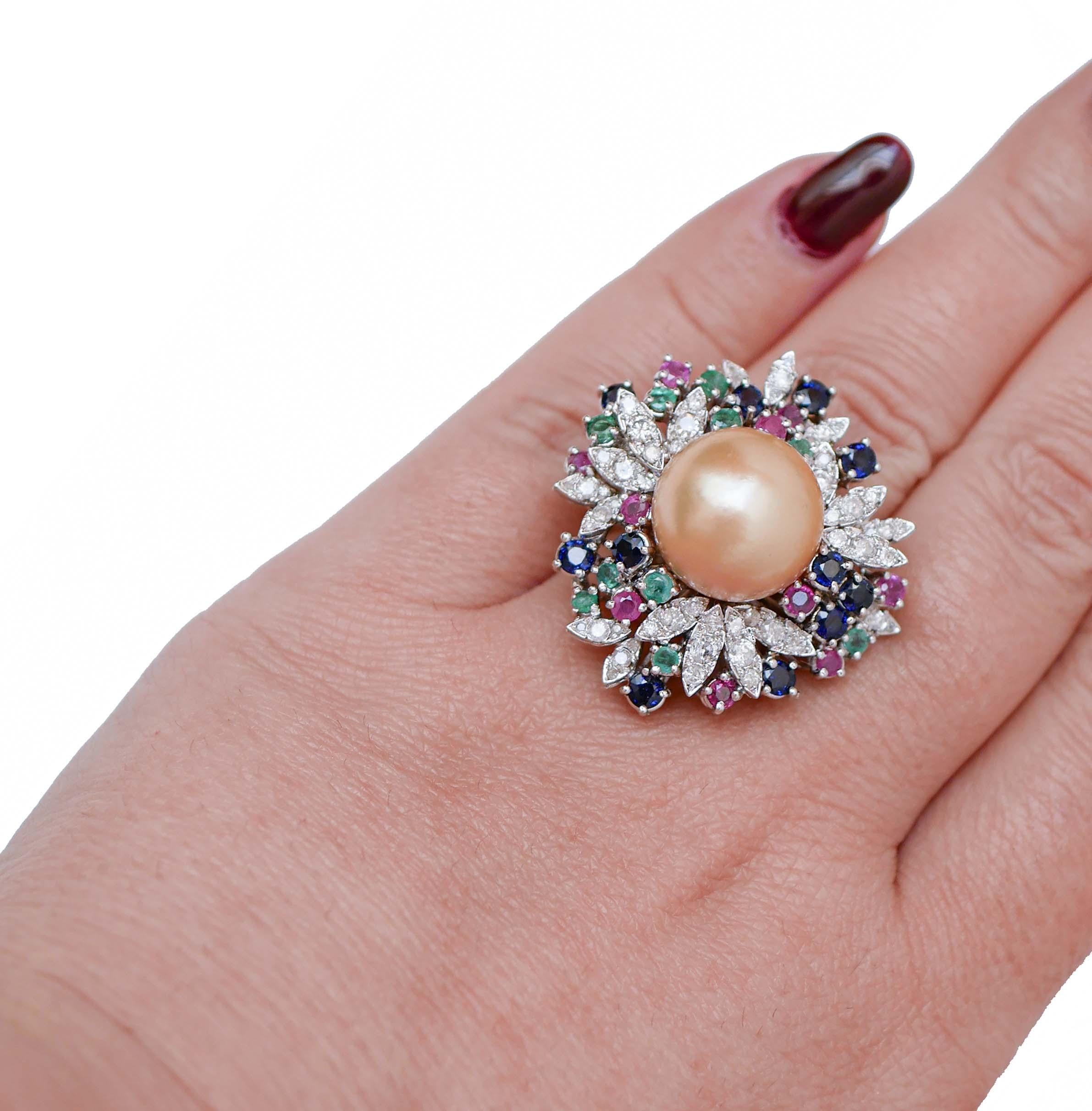 Pearl, Sapphires, Diamonds, Emeralds, Rubies, 14 Karat White Gold Ring.  In Good Condition For Sale In Marcianise, Marcianise (CE)