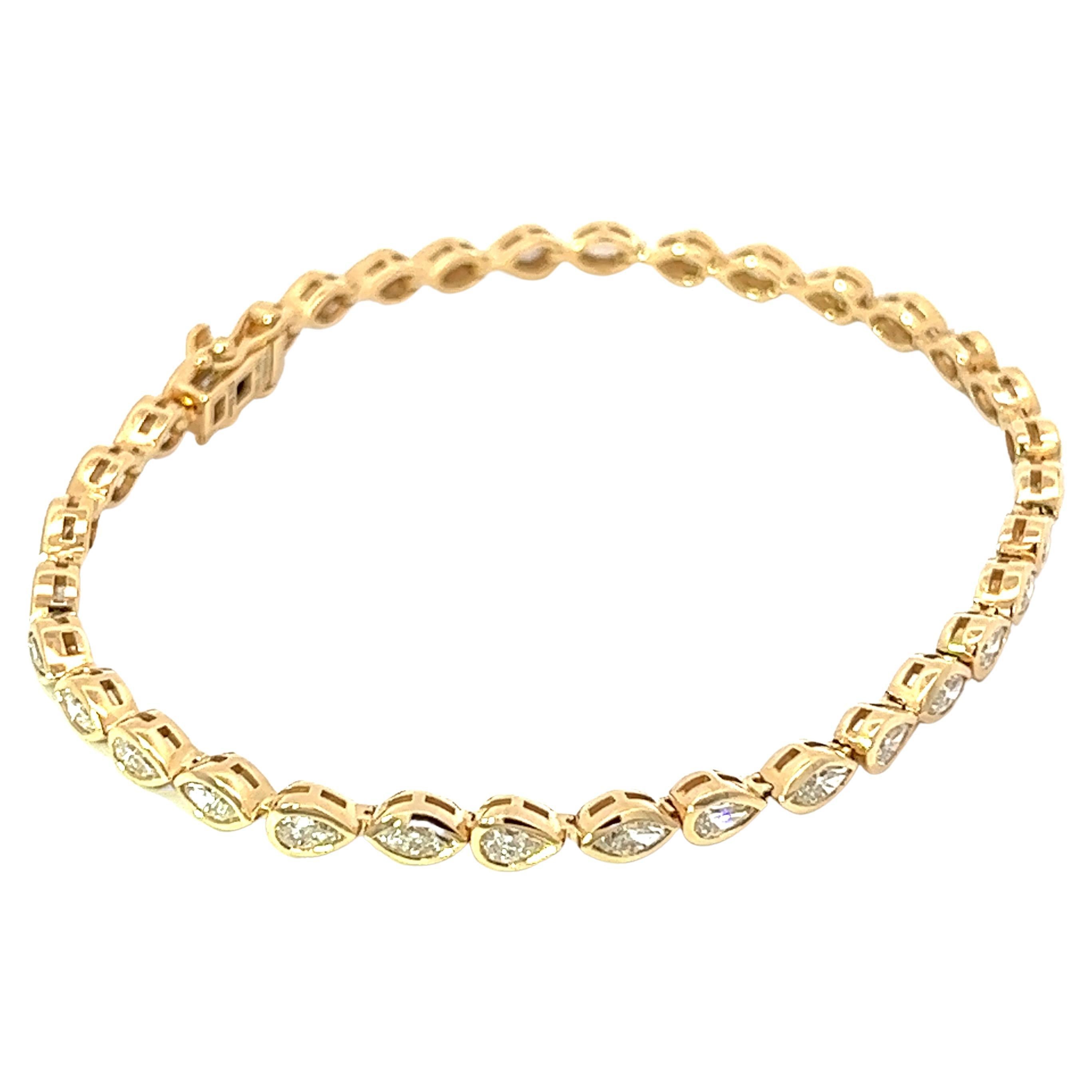 Pearl Shape Diamond Bracelet 18KY Gold Setting For Sale