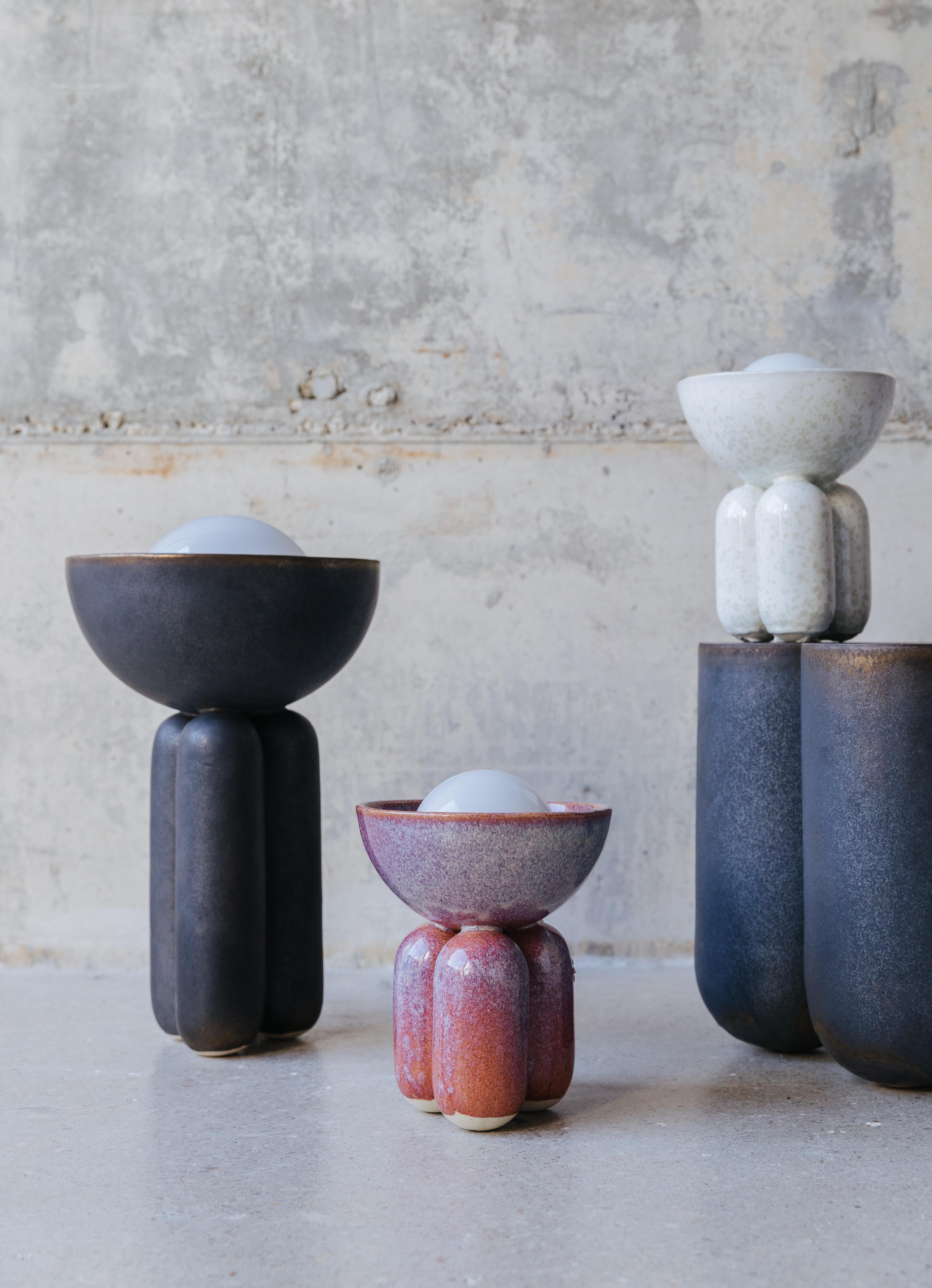 XXIe siècle et contemporain Petite lampe semi-sphérique perlée de Lisa Allegra en vente
