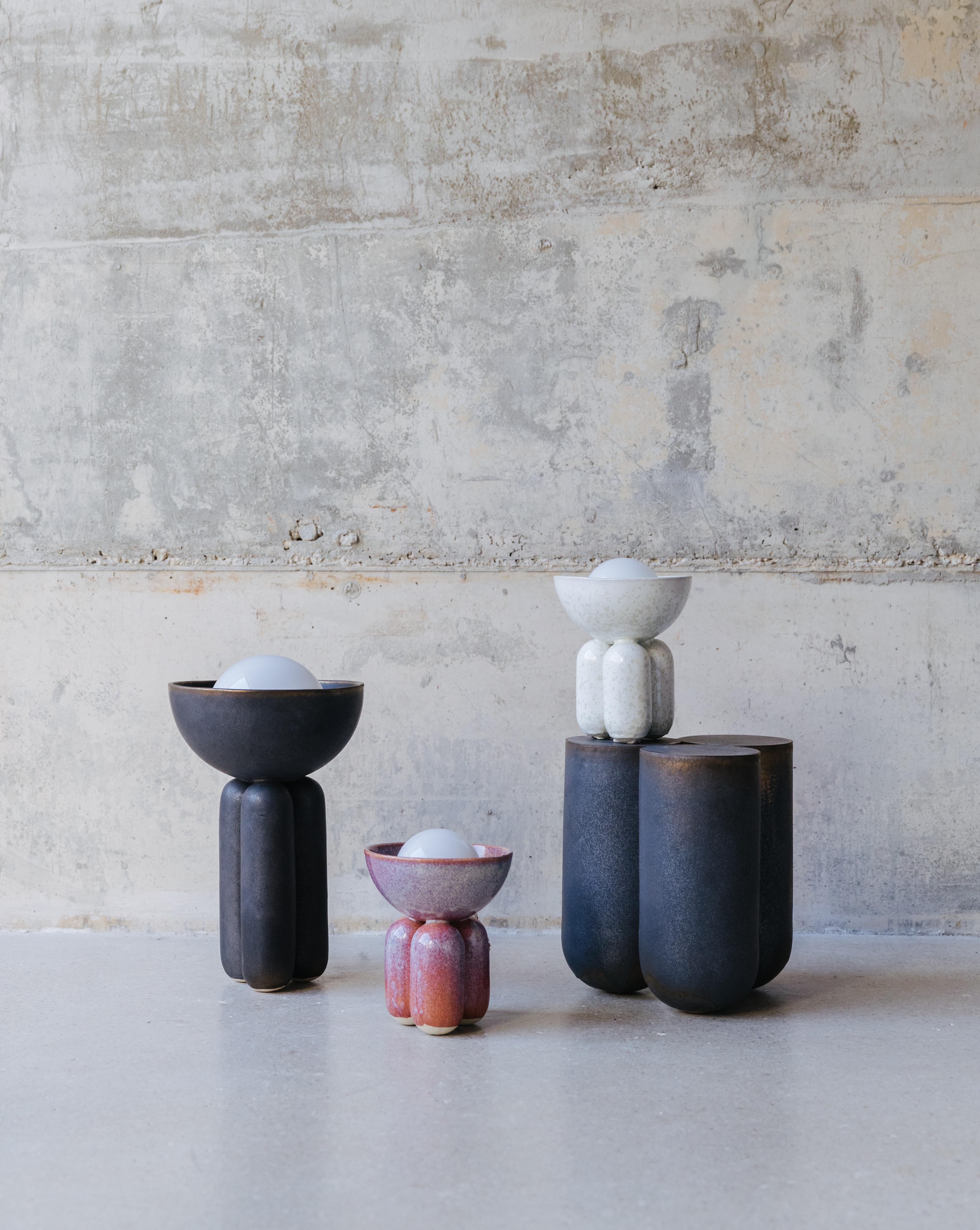 Postmoderne Petite lampe semi-sphérique perlée de Lisa Allegra en vente
