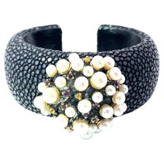 Bracelet en galuchat perlé en argent 925 avec saphire coloré