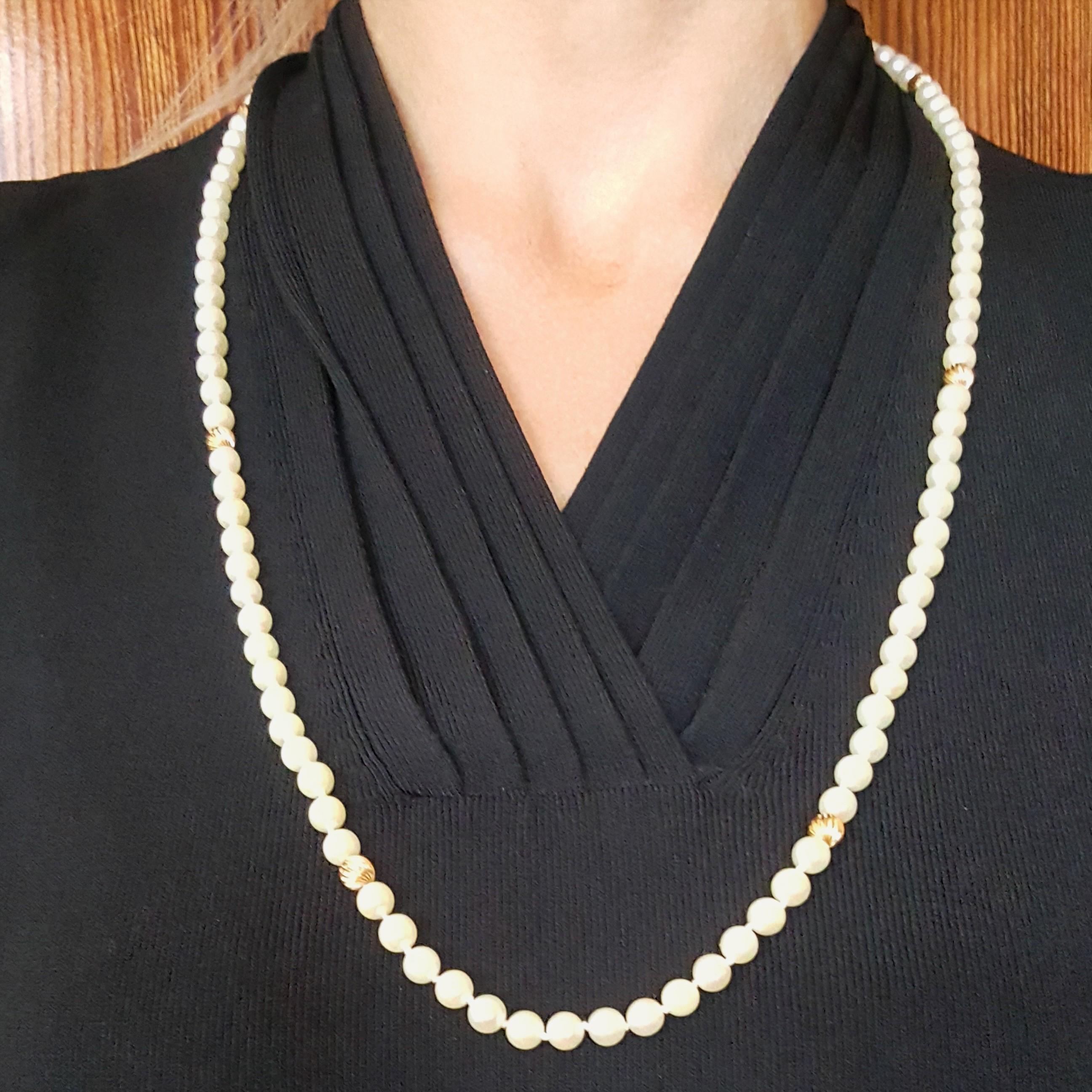 Round Cut Cultured Pearl Strand Grade A White Cream Pearls 14kt Yellow Gold Beads, 31 Inch For Sale