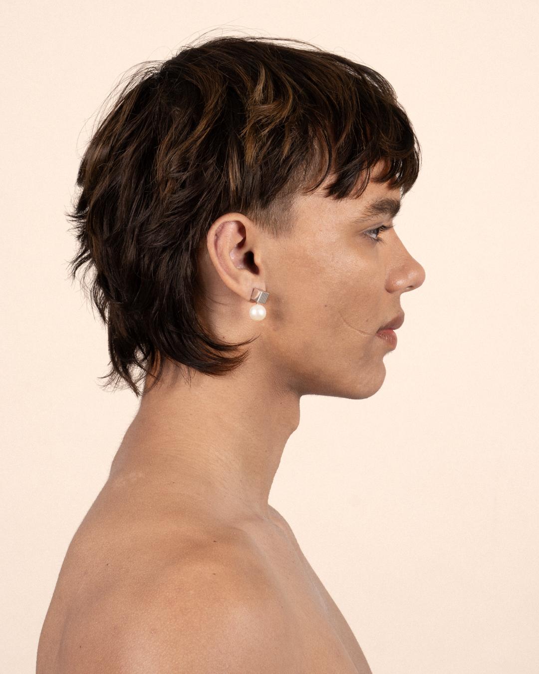 Silver Pearl Drop Earrings In New Condition For Sale In Los Angeles, CA
