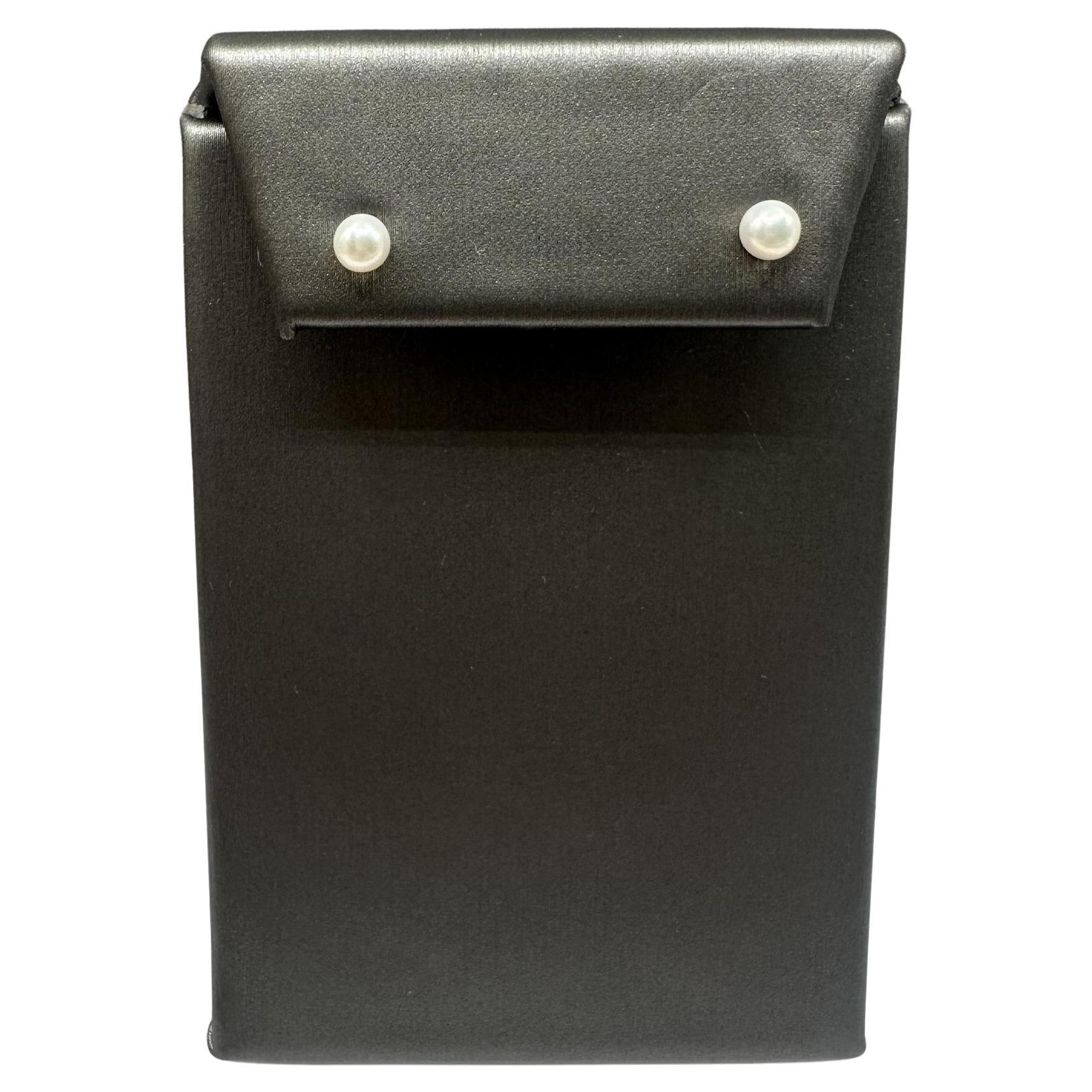 Pearl Stud Earrings in 10kt Yellow Gold – 4.4mm, New