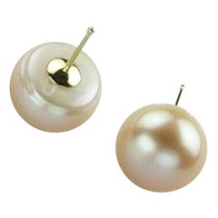 Gemjunky Pearl Stud Earrings in Peach/Bronze 11 MM