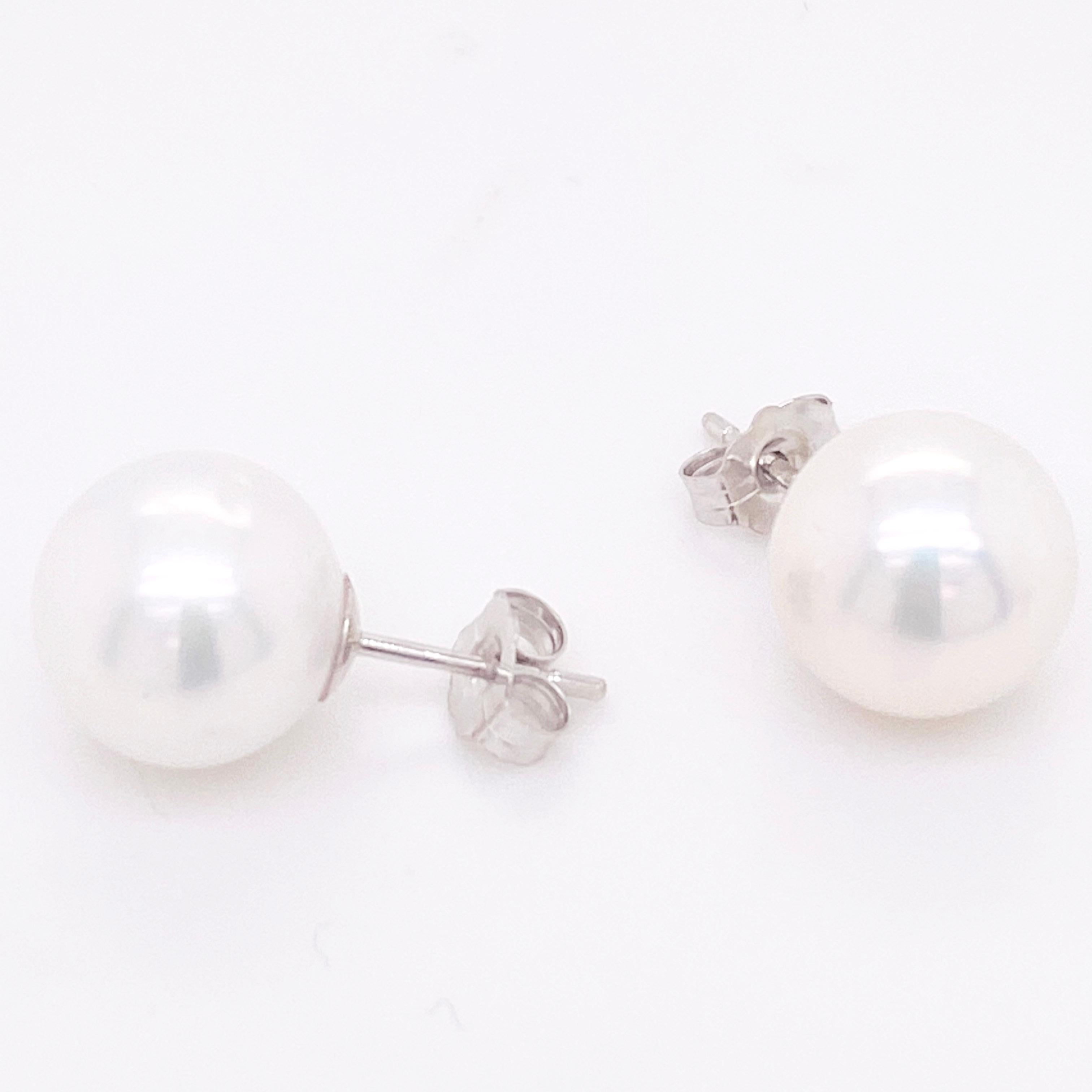Contemporain Boucles d'oreilles en perles Akoya, or blanc, argent et perles rondes de couleur blanche en vente
