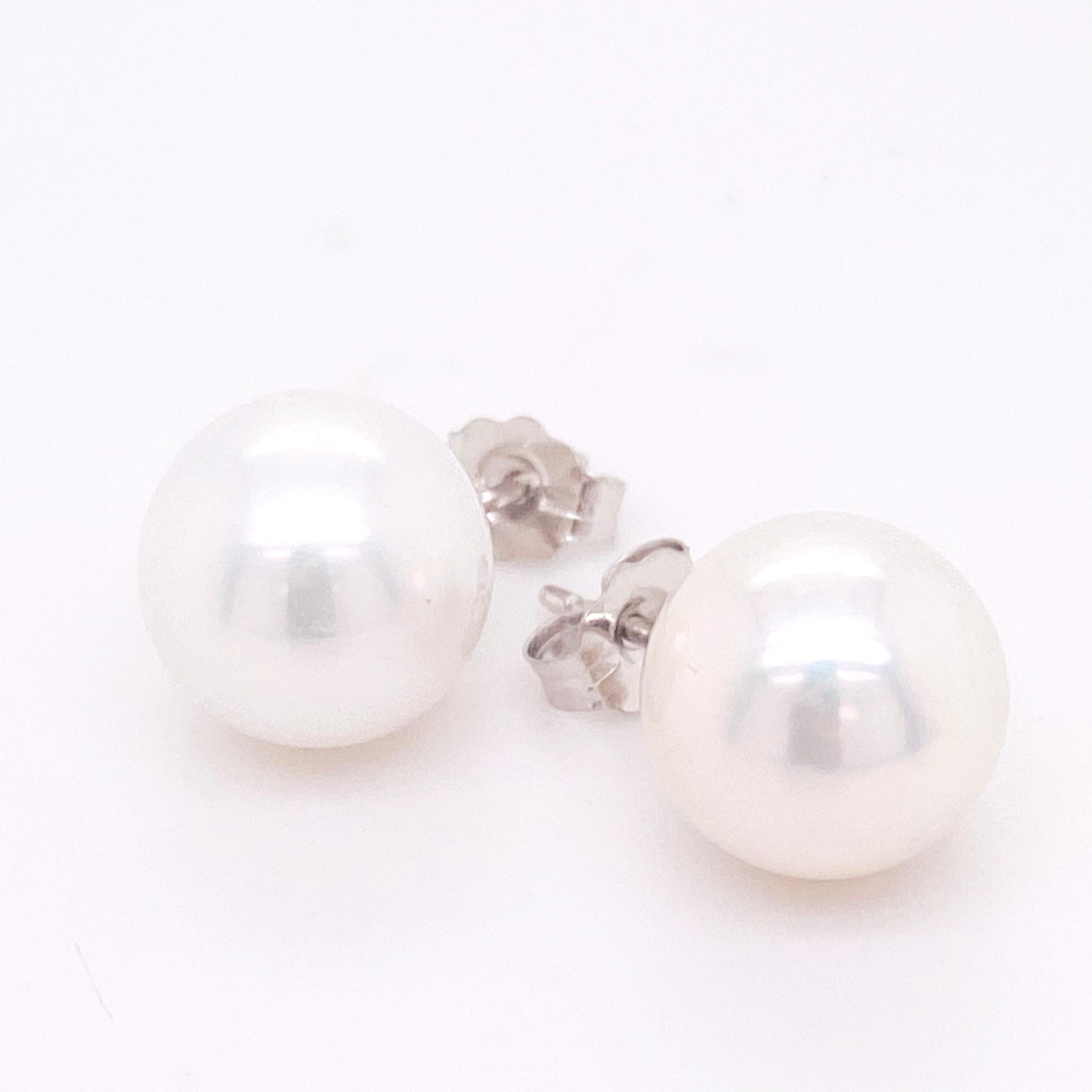 Taille ronde Boucles d'oreilles en perles Akoya, or blanc, argent et perles rondes de couleur blanche en vente