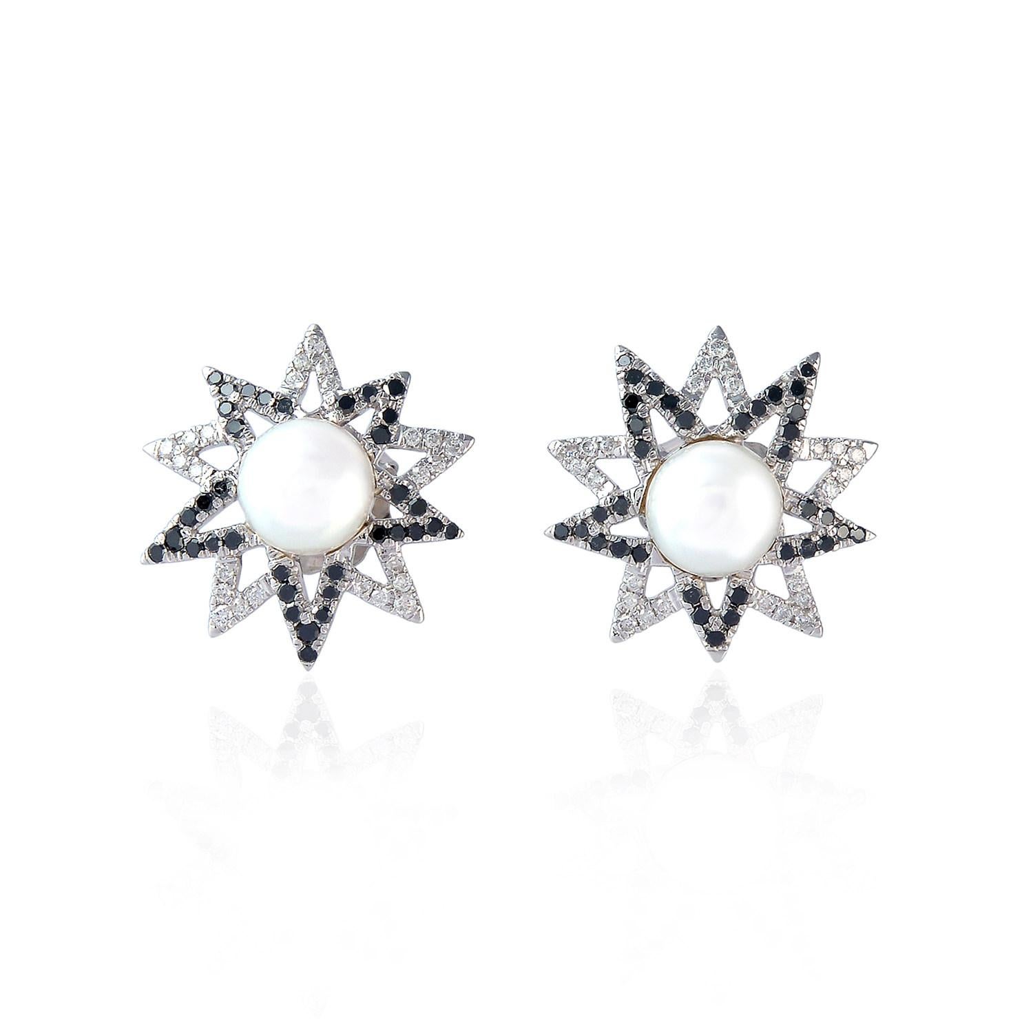 Taille mixte Boucles d'oreilles perle avec diamants en forme d'étoile en or blanc 18k en vente