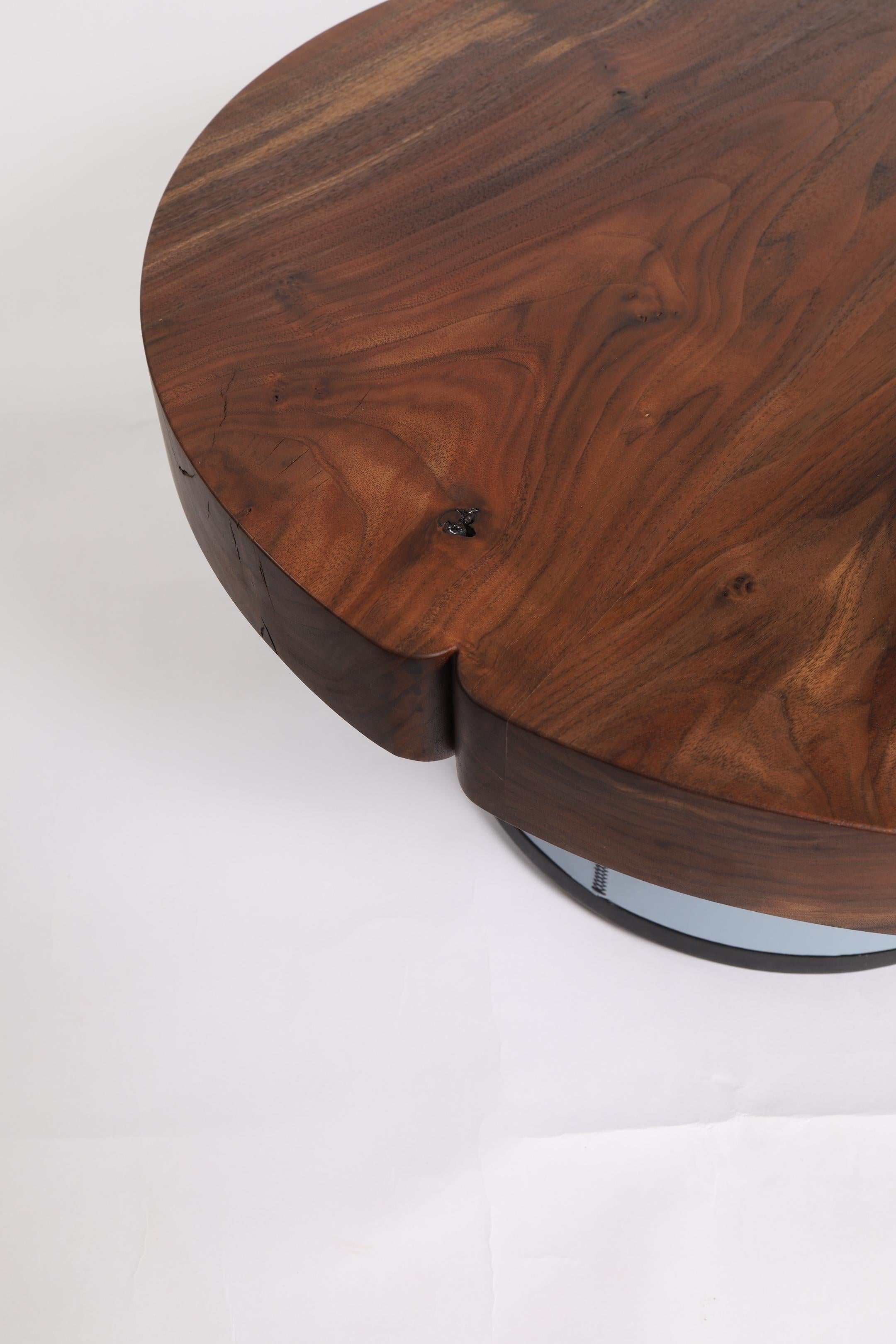 Pearl Table In New Condition For Sale In Los Angeles, CA