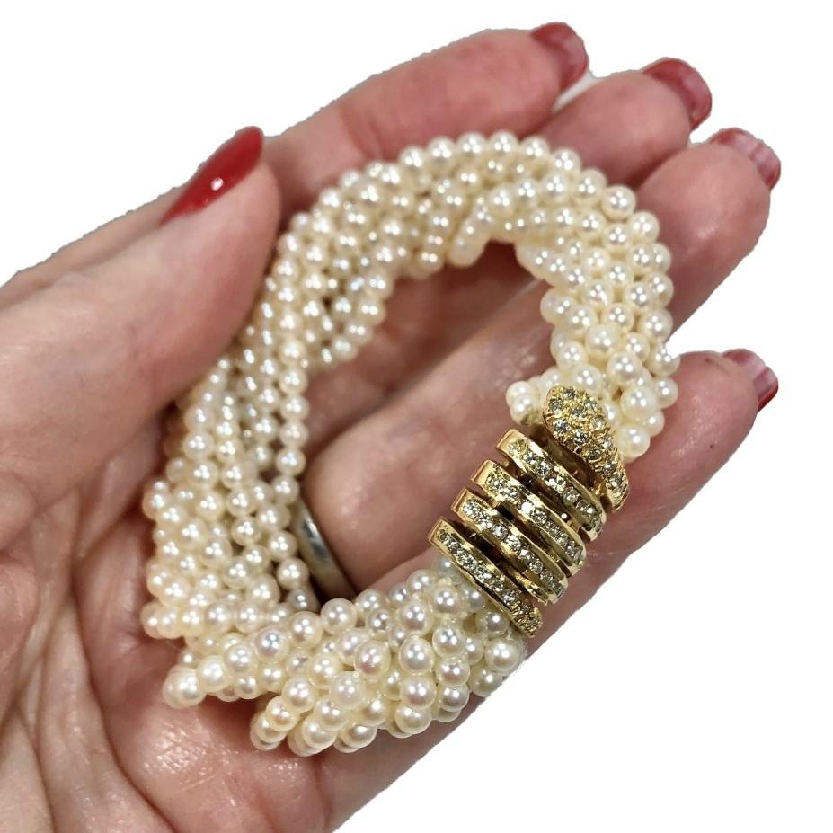 Pearl Torsade Bracelet with Gold and Diamond Coiled Snake Clasp In Good Condition In Palm Beach, FL
