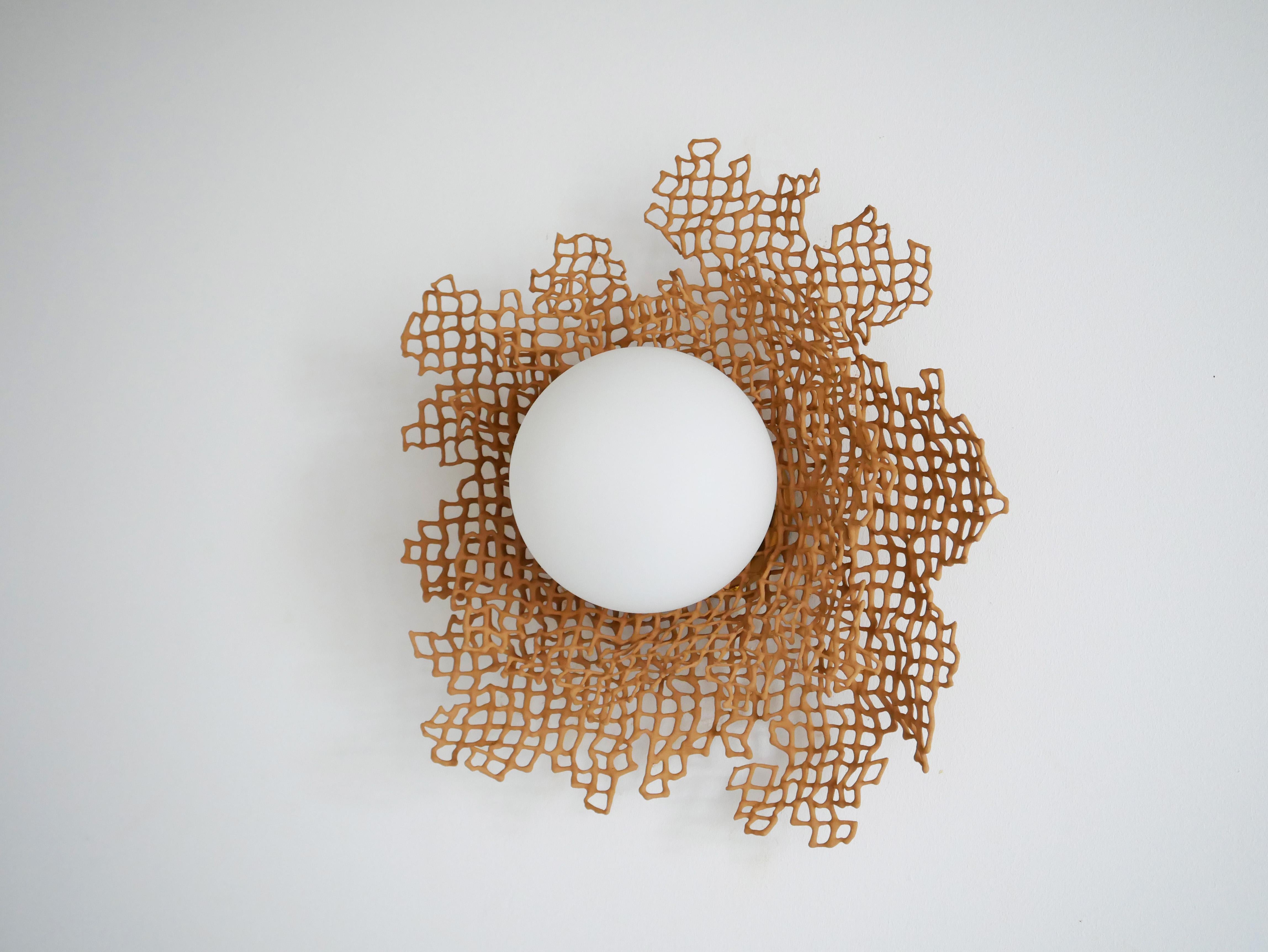 Lámpara de pared Pearl de Dzovag Kotchian Francés en venta