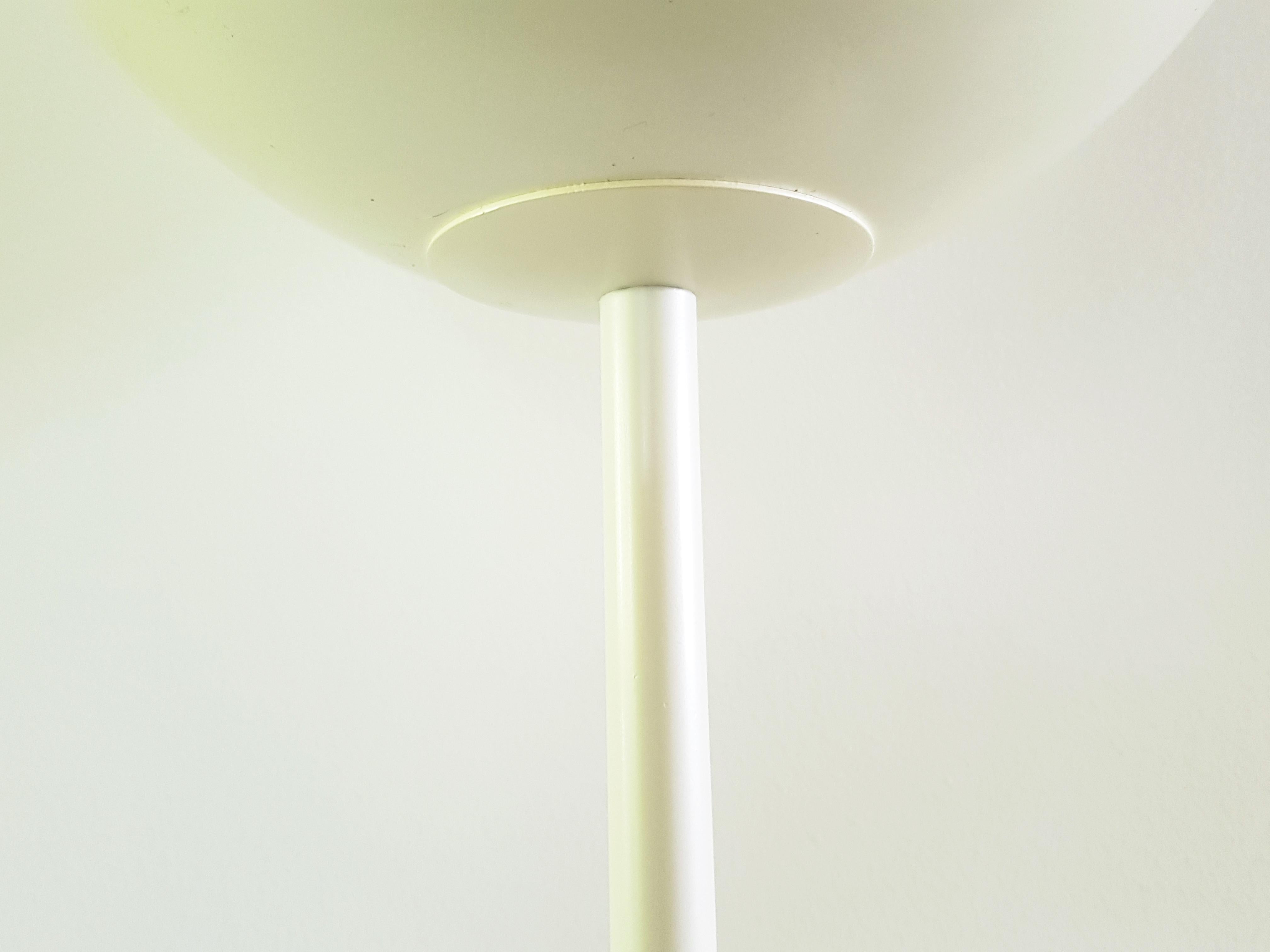 Mid-20th Century Pearl white & black metal 1960s floor lamp luminator by Stilnovo For Sale