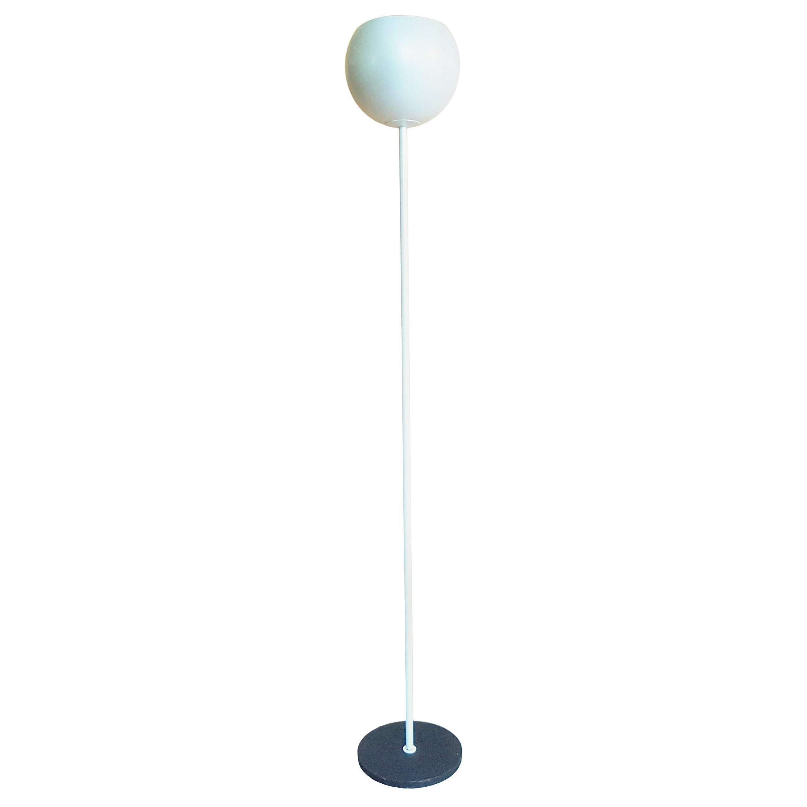 Lampada da terra anni '60 in metallo bianco e nero perlato di Stilnovo in vendita