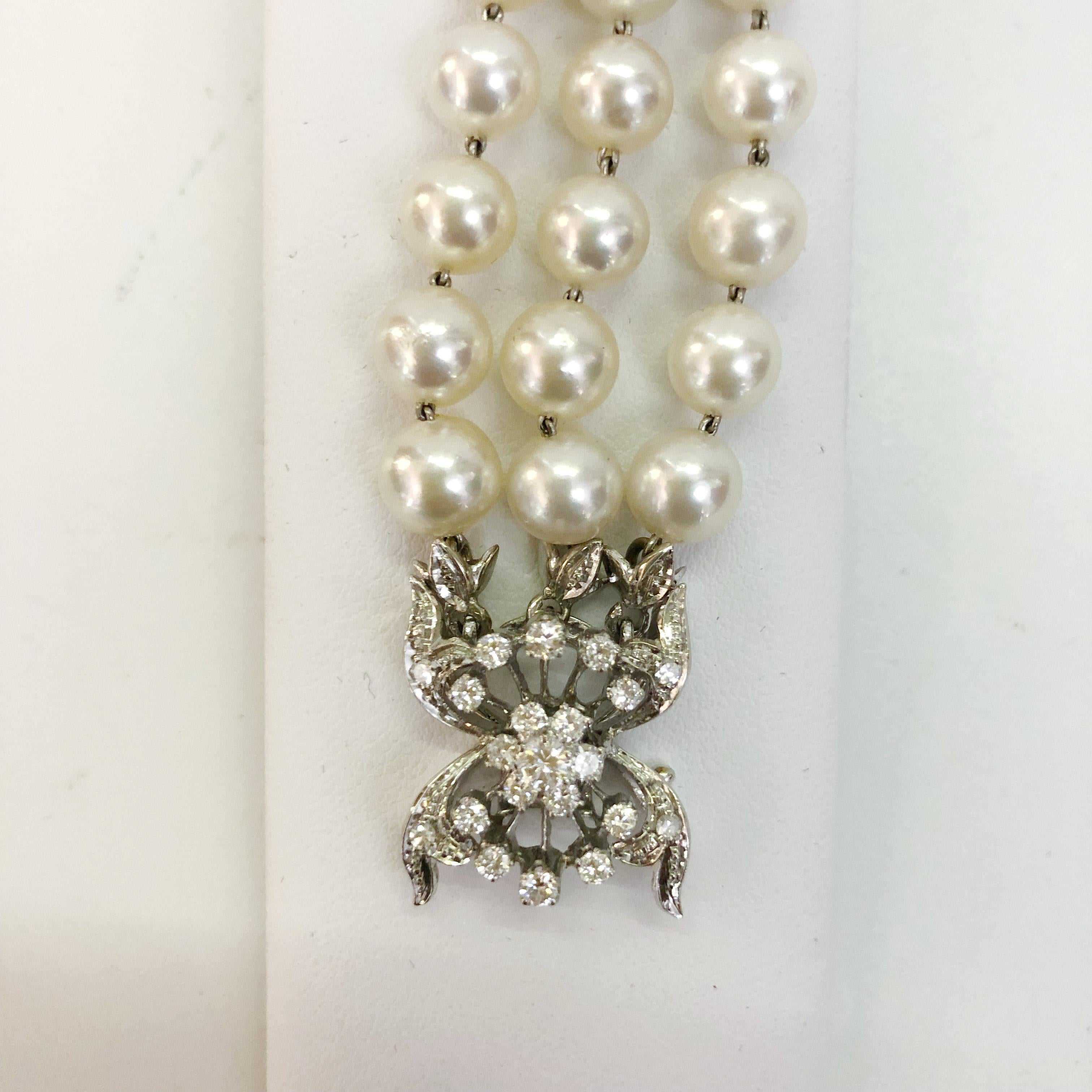 Armband aus Weißgold mit Perlen und Diamanten (Brillantschliff) im Angebot