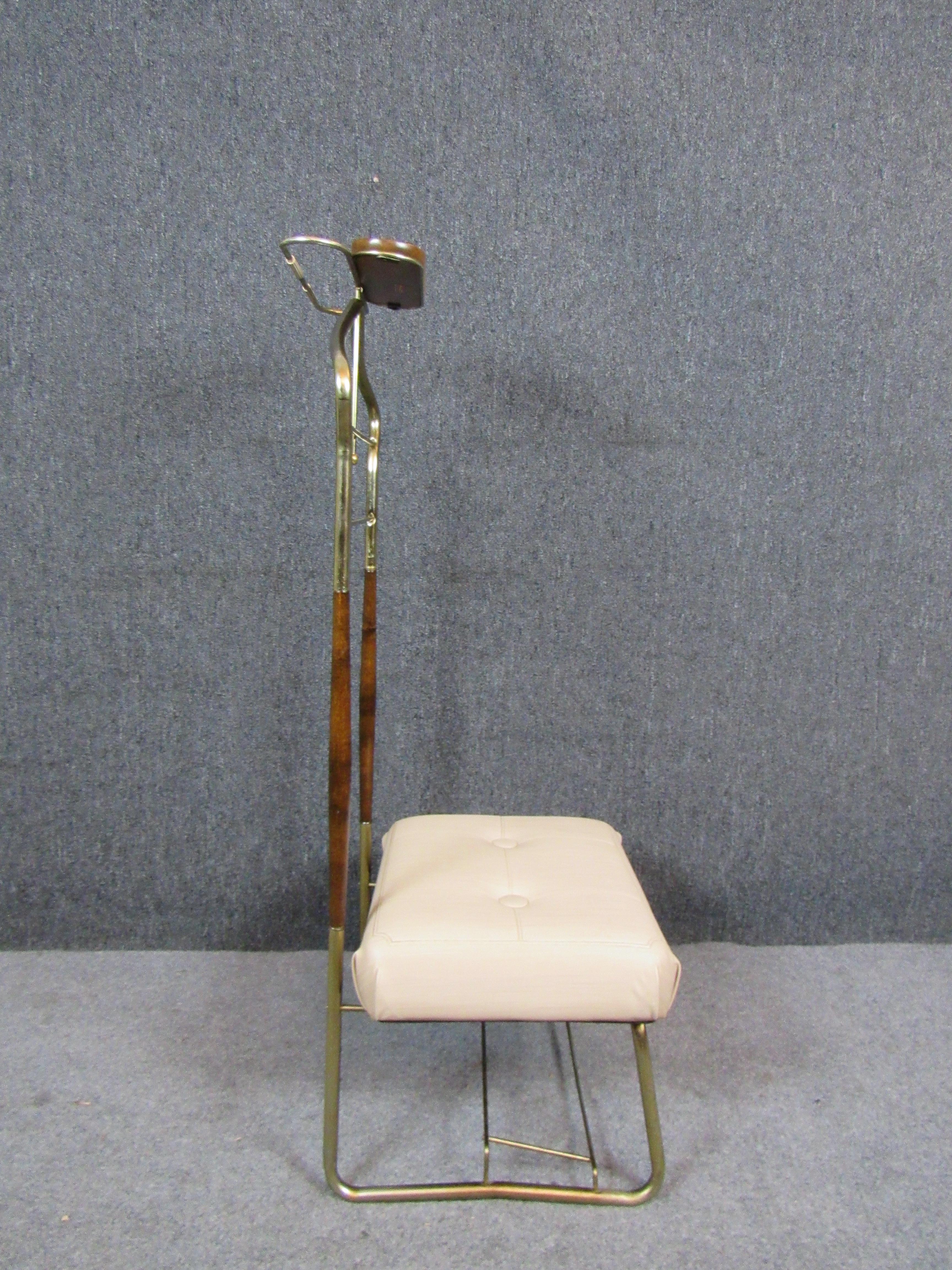 Butler's Chair „Val-O-Sitz“ aus Korbweide (Moderne der Mitte des Jahrhunderts) im Angebot