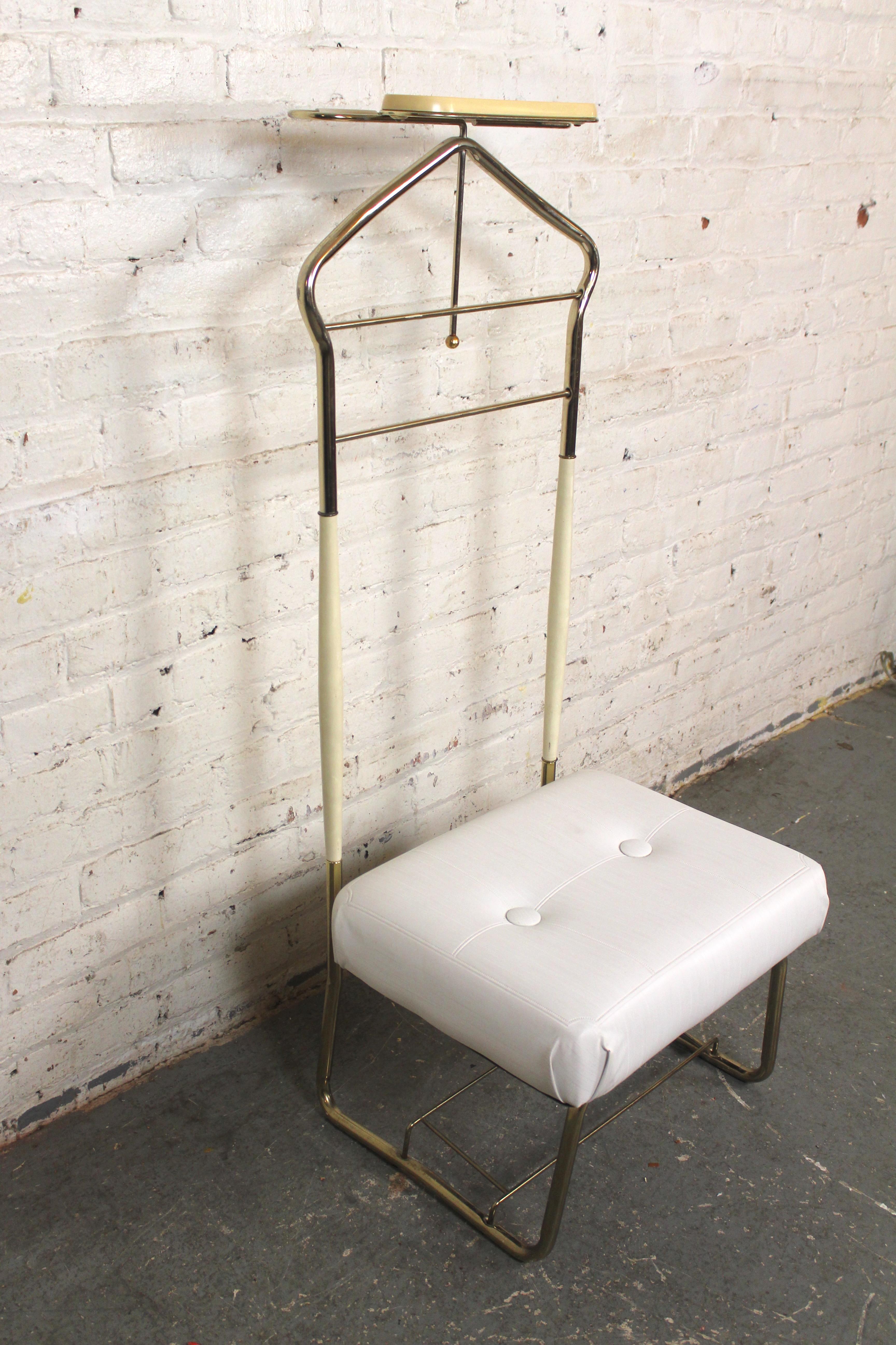 Mid-Century Modern Chaise de maître de chambre en osier perlé « Val-O-Seat » en vente