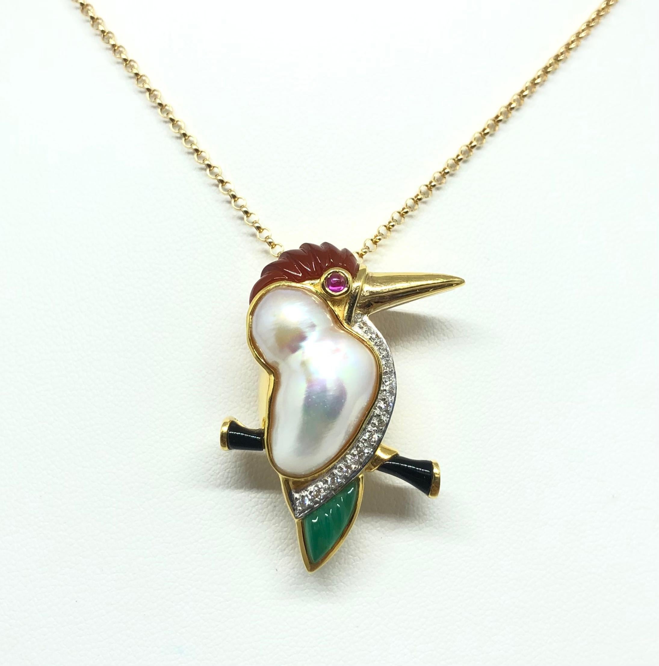 Pearl with Diamond Brooch/Pendant Set in 18 Karat Gold Settings In New Condition For Sale In Bangkok, TH