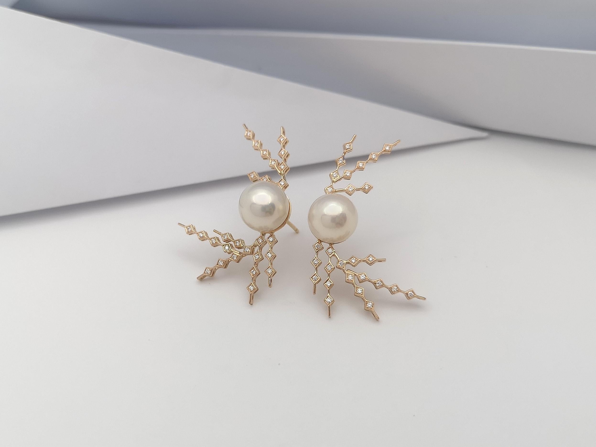 Boucles d'oreilles en or rose 18 carats avec perles et diamants Neuf - En vente à Bangkok, 10