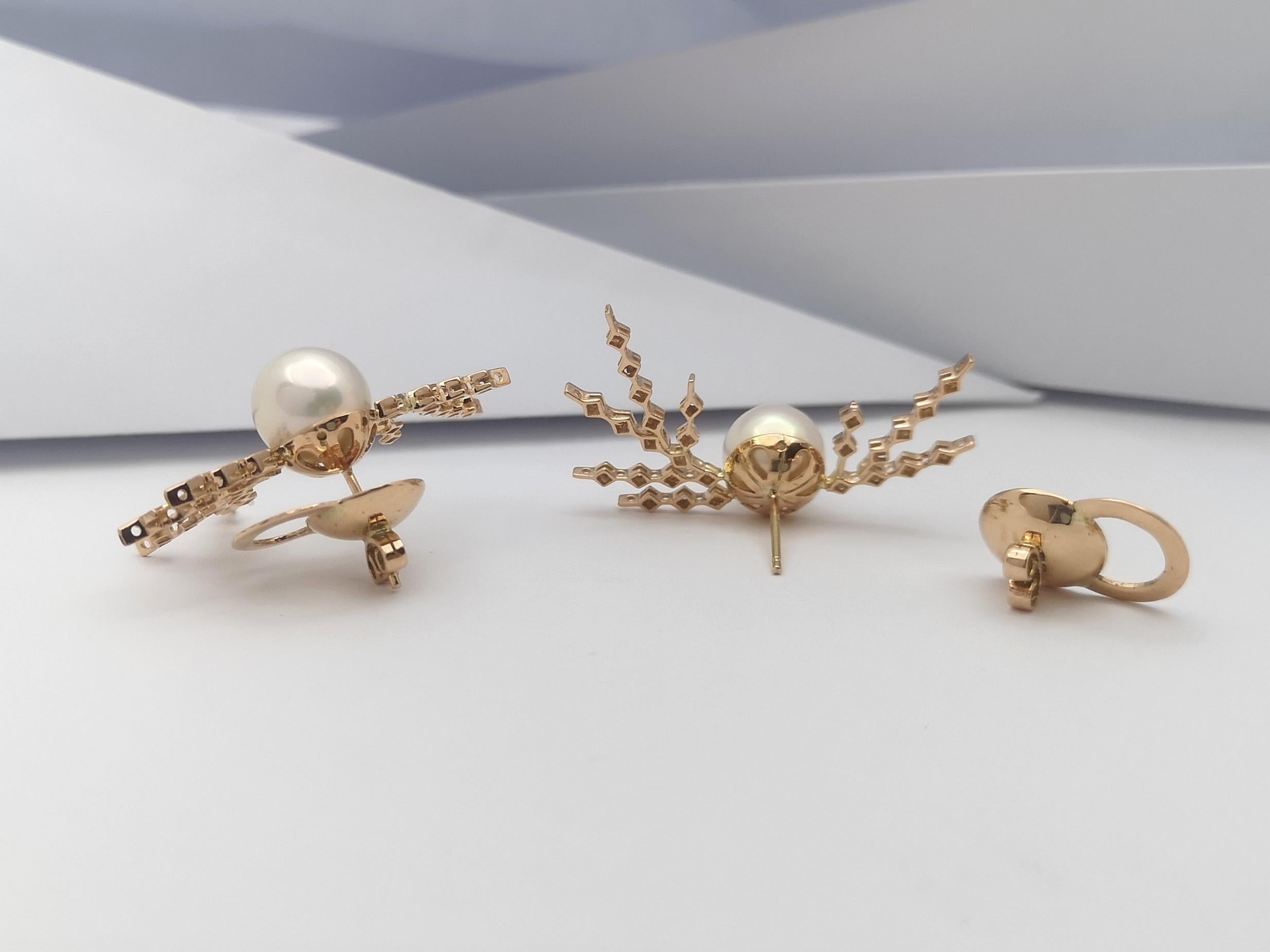 Boucles d'oreilles en or rose 18 carats avec perles et diamants en vente 3