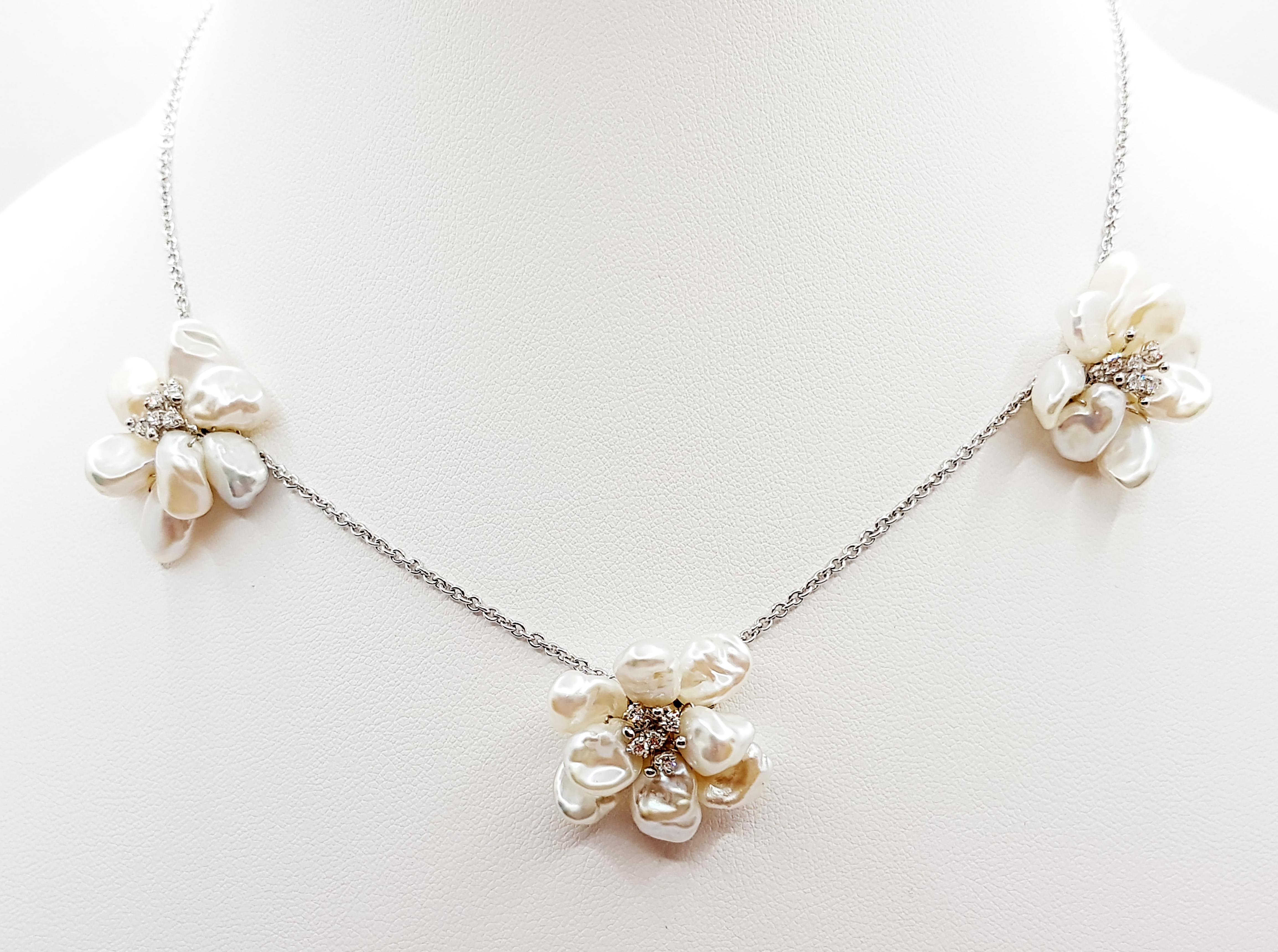 Brilliant Cut Pearl with Diamond Flower Necklace Set in 18 Karat White Gold Settings For Sale