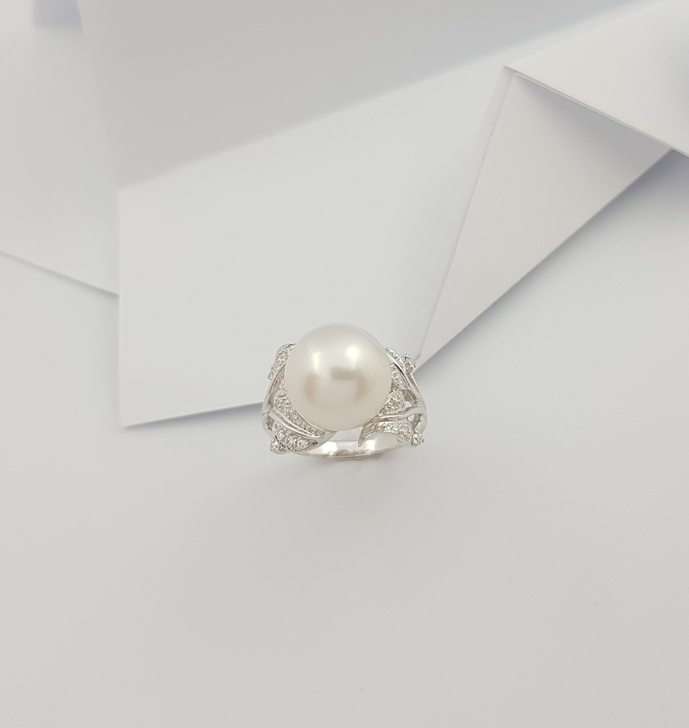  Pearl with Diamond  Ring set in 18 Karat White Gold Settings For Sale 3
