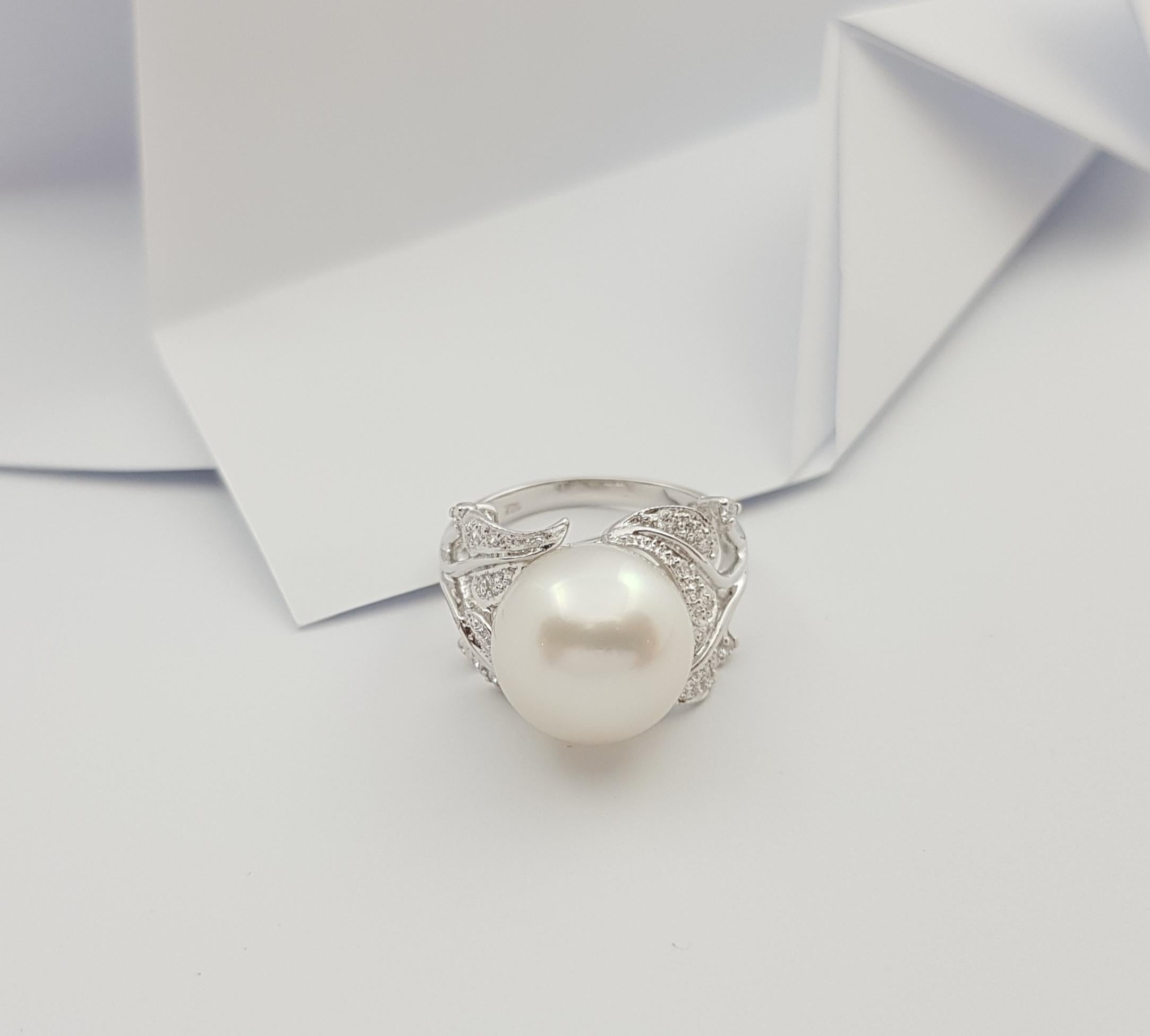  Pearl with Diamond  Ring set in 18 Karat White Gold Settings For Sale 6