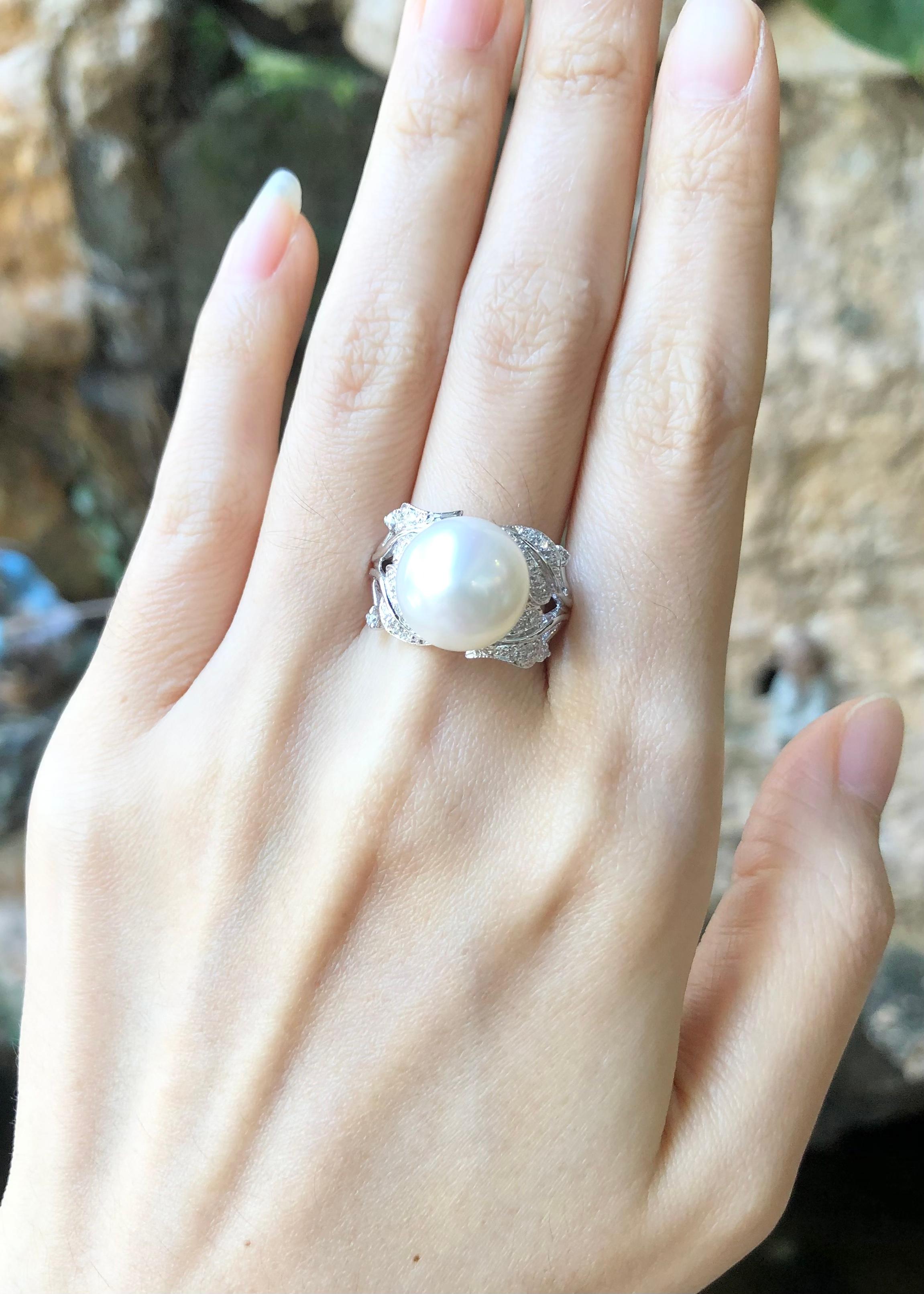 Contemporaneo Perla con diamante  Anello con montatura in oro bianco 18 carati in vendita