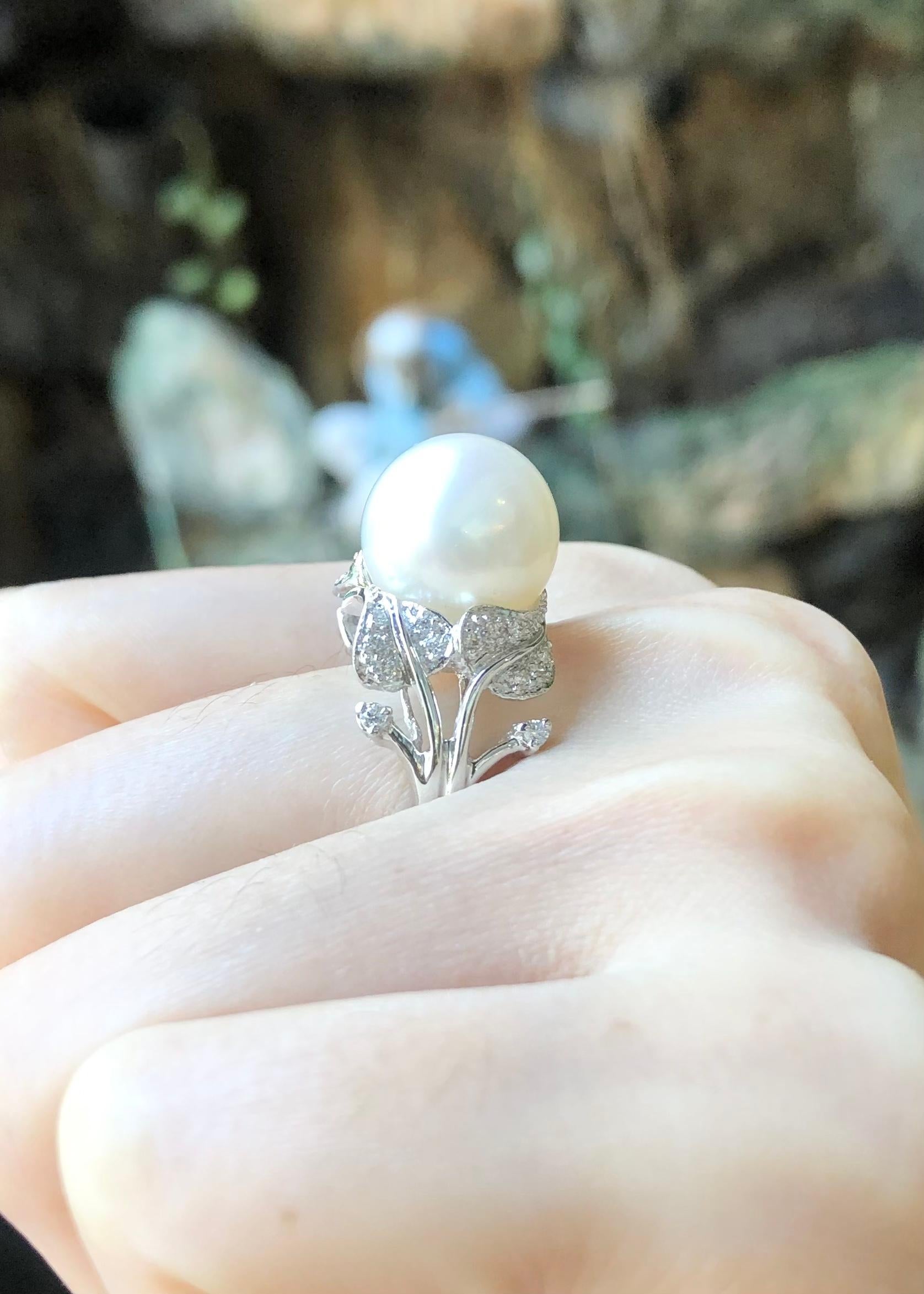 Perla con diamante  Anello con montatura in oro bianco 18 carati In condizioni Nuovo in vendita a Bangkok, TH