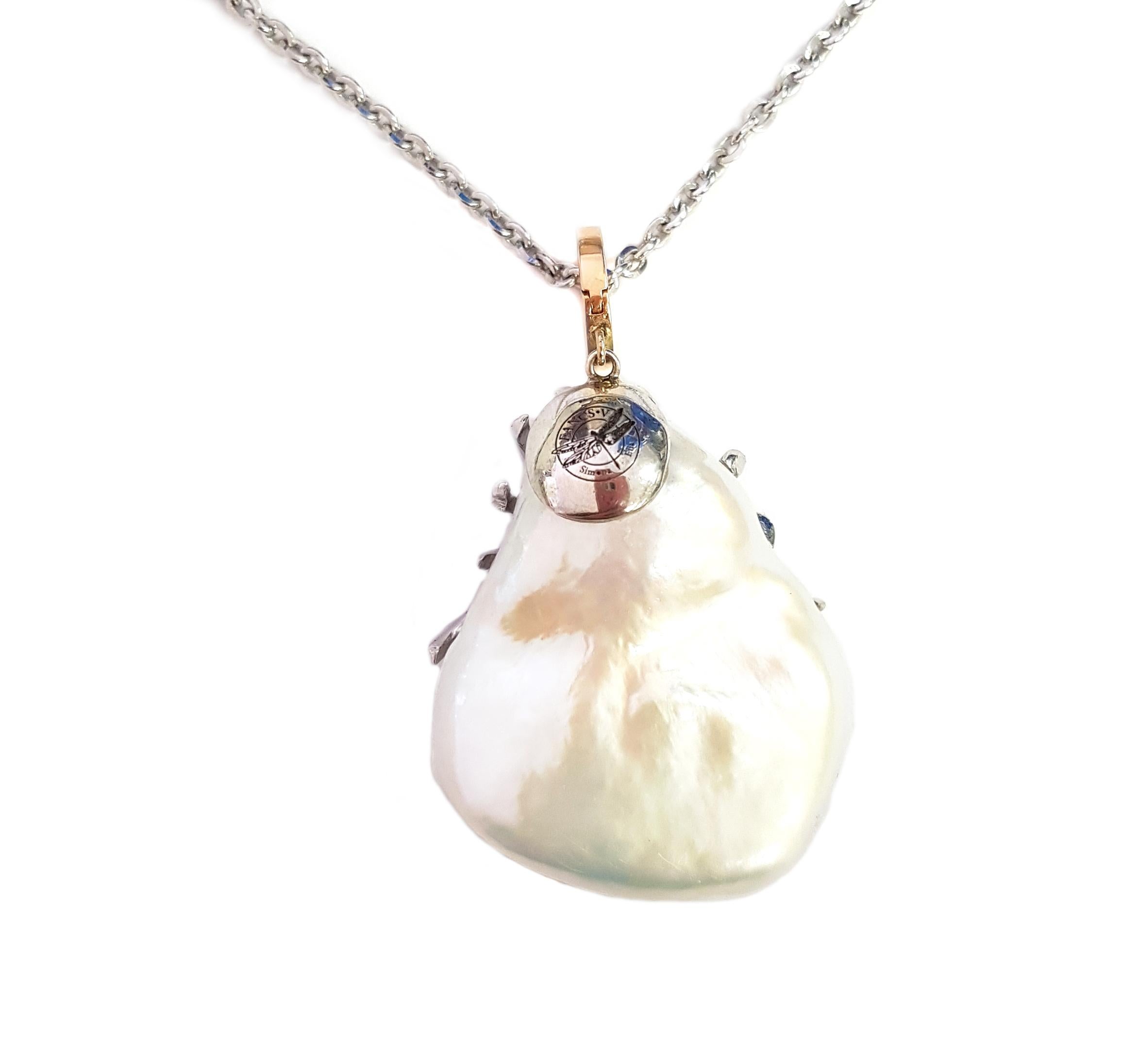 Round Cut Contemporary 18 Karat Gold Pearl Pendant with Diamond and Tsavorite Necklace For Sale