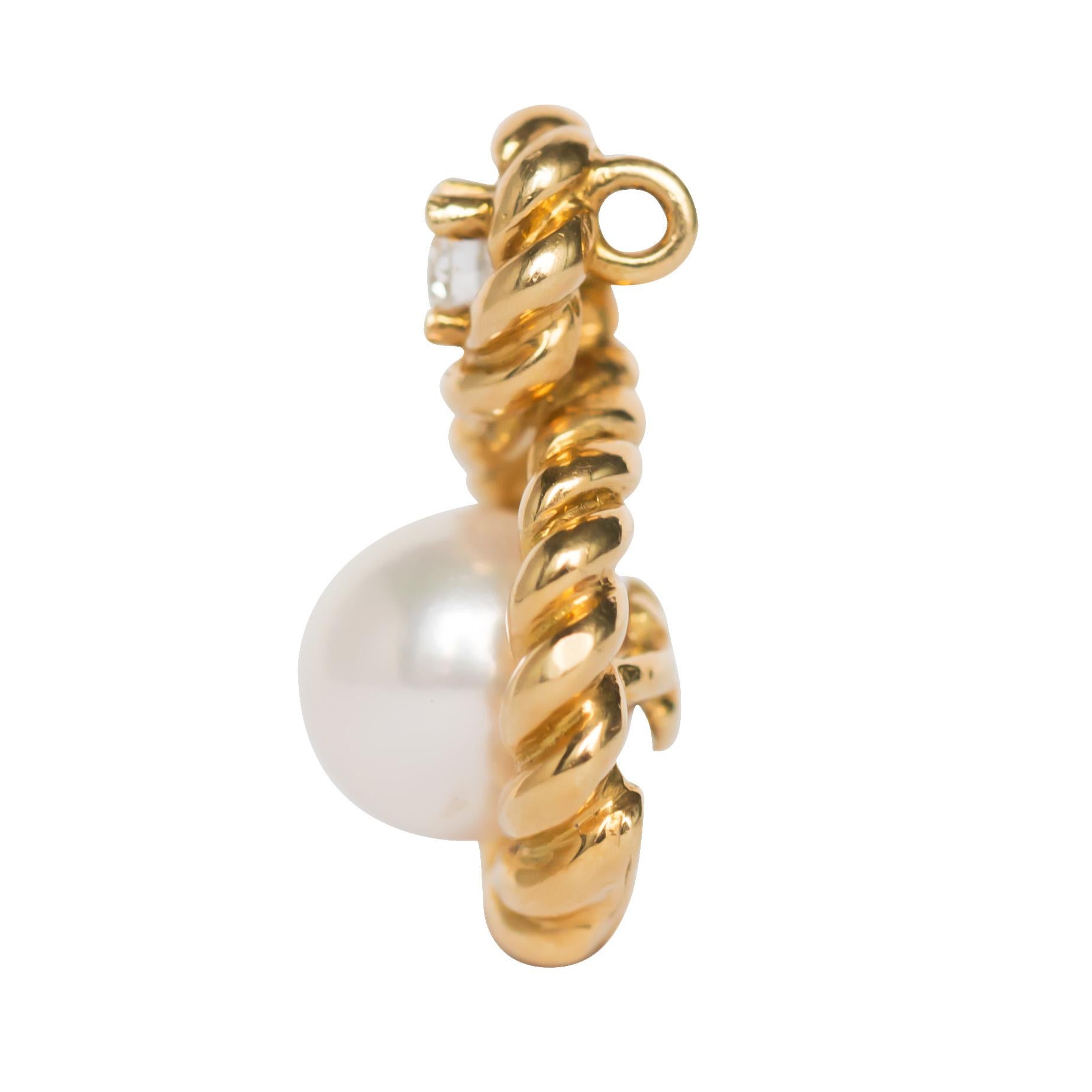 pearl pendant necklace yellow gold